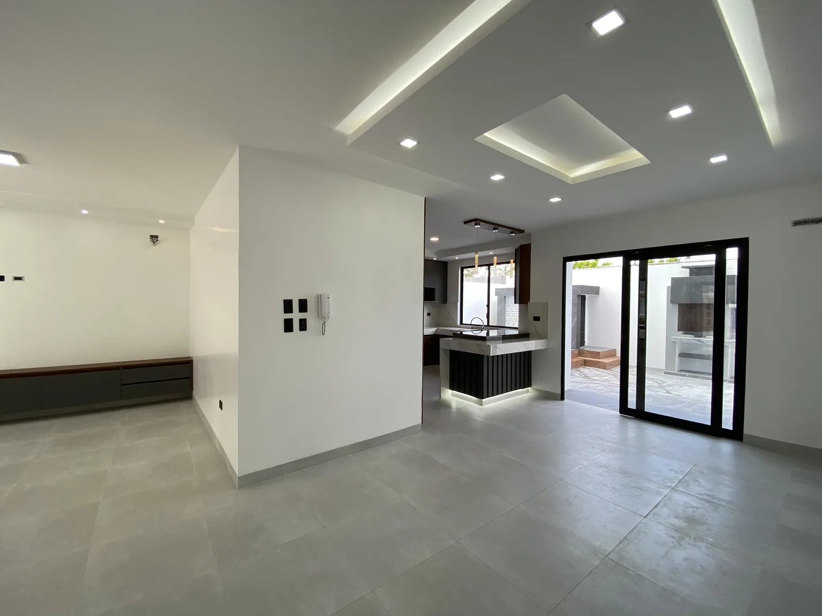 Casa de estreno en venta ubicada en Mallorca Village, Vía a Salitre – Foto 3