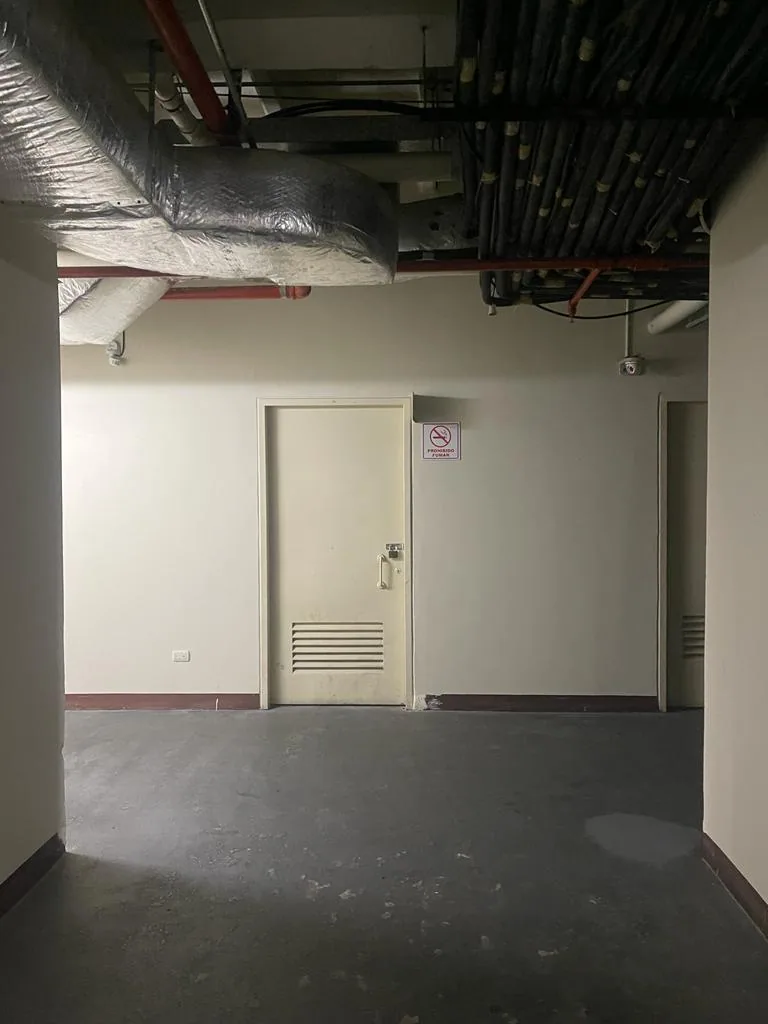 Bodega en alquiler ubicada en el Trade Building, Sector de Mall de Sol – Foto 1