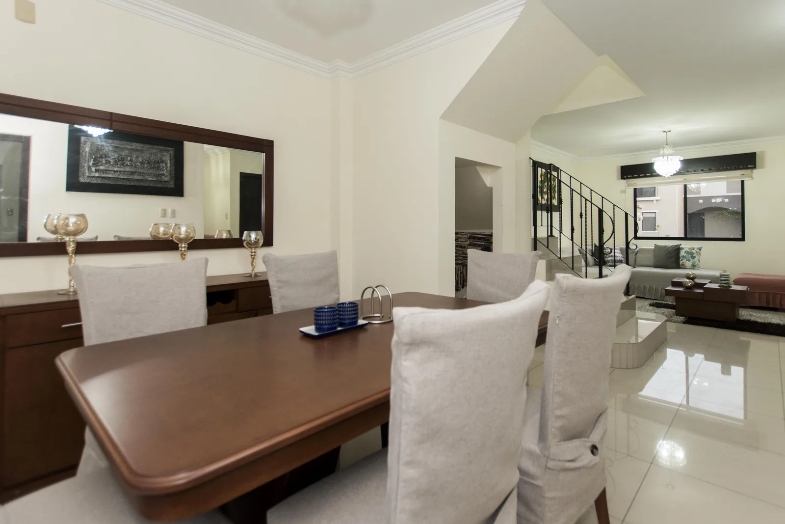 Casa amoblada en alquiler ubicada en Urbanización La Romareda – Foto 4