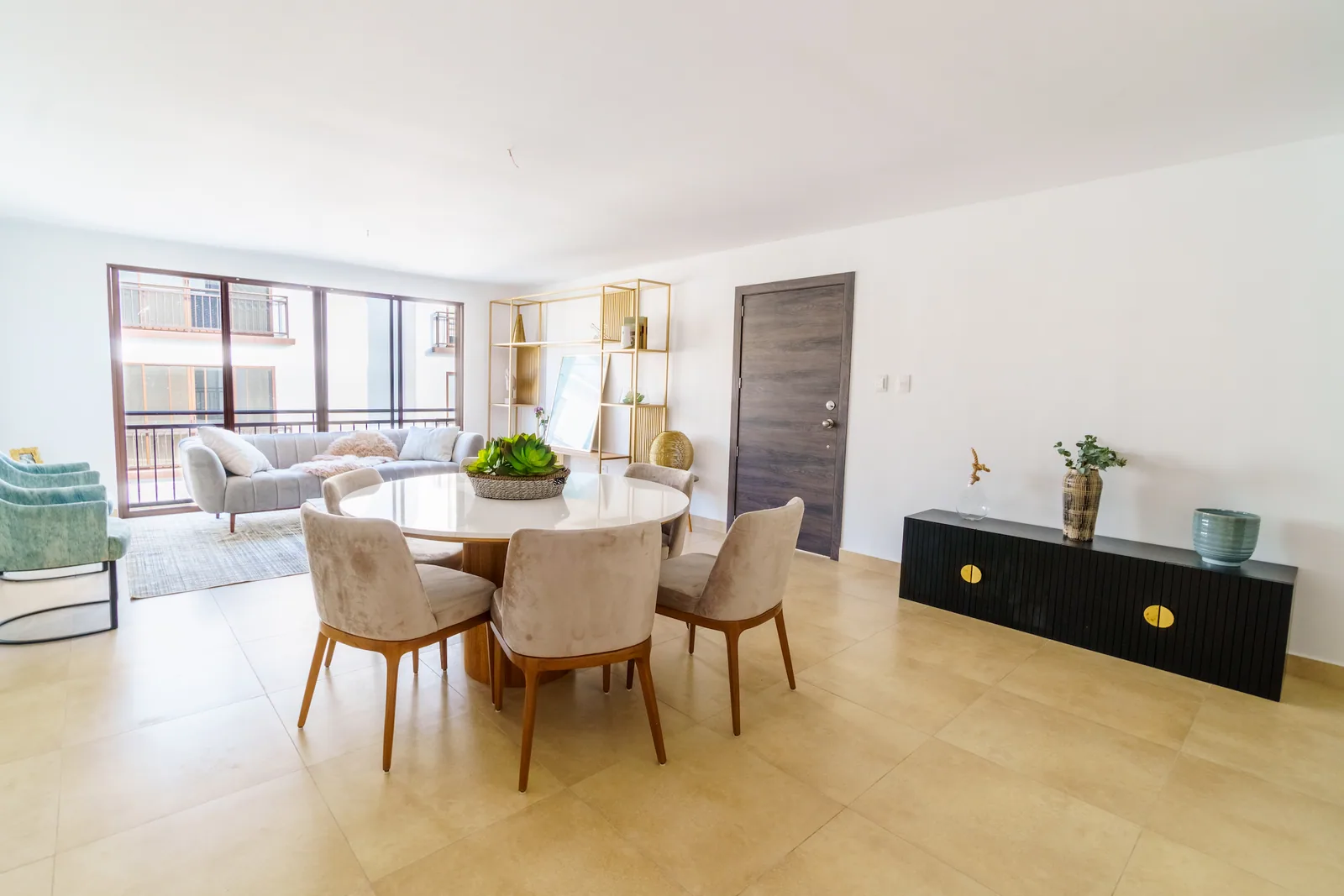 Departamento de 3 habitaciones en venta, Urbanización Villas del Bosque – Foto 3