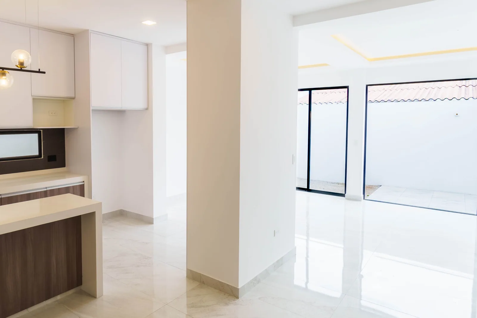 Casa en venta ubicada en la Urbanización San Antonio, Vía Samborondón – Foto 4
