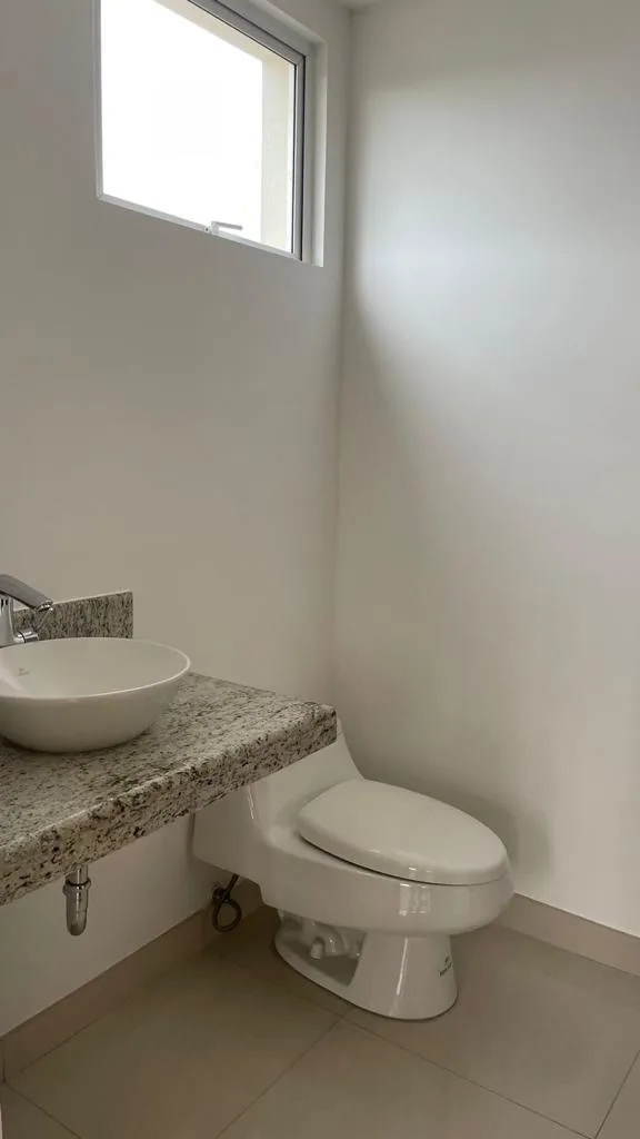 Casa de dos plantas en venta ubicado en Urbanización Terranostra – Foto 3