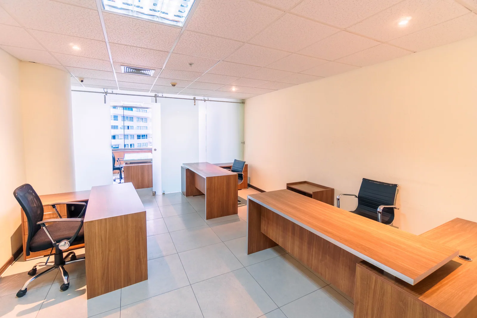 Oficina amoblada en venta ubicada en el Edificio The Point – Foto 3