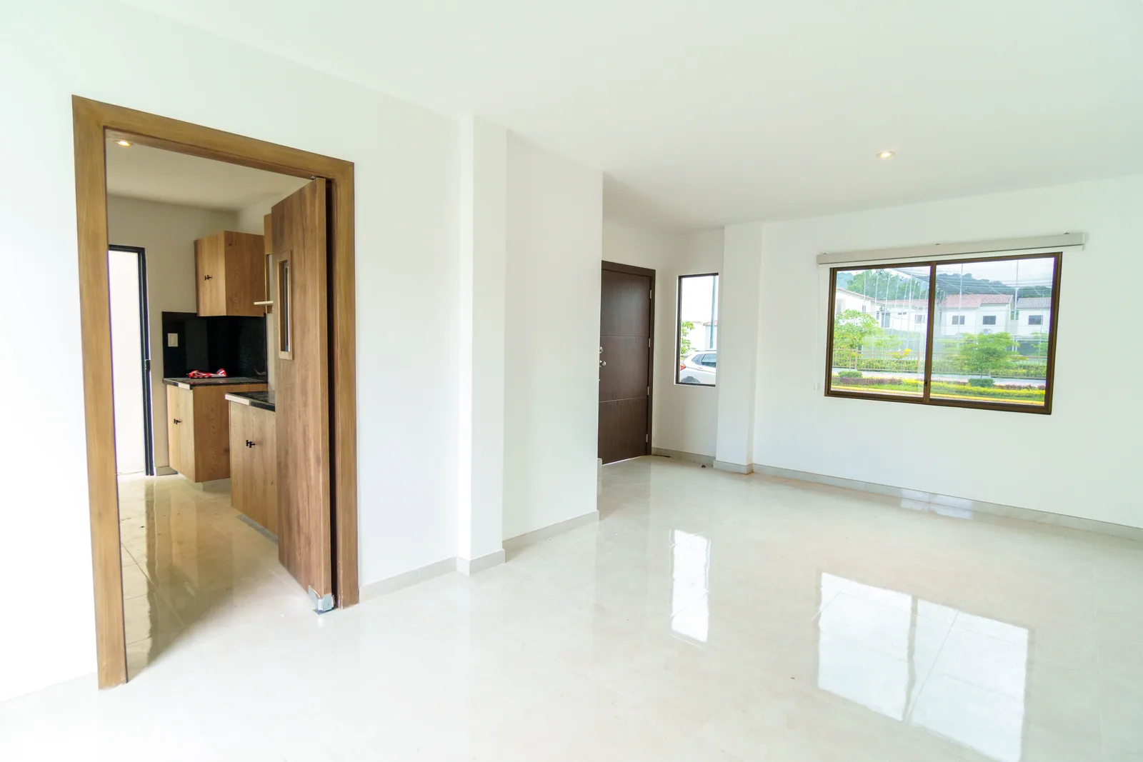 Casa de estreno en alquiler ubicado en Urbanización Costalmar II, Vía a la Costa – Foto 1