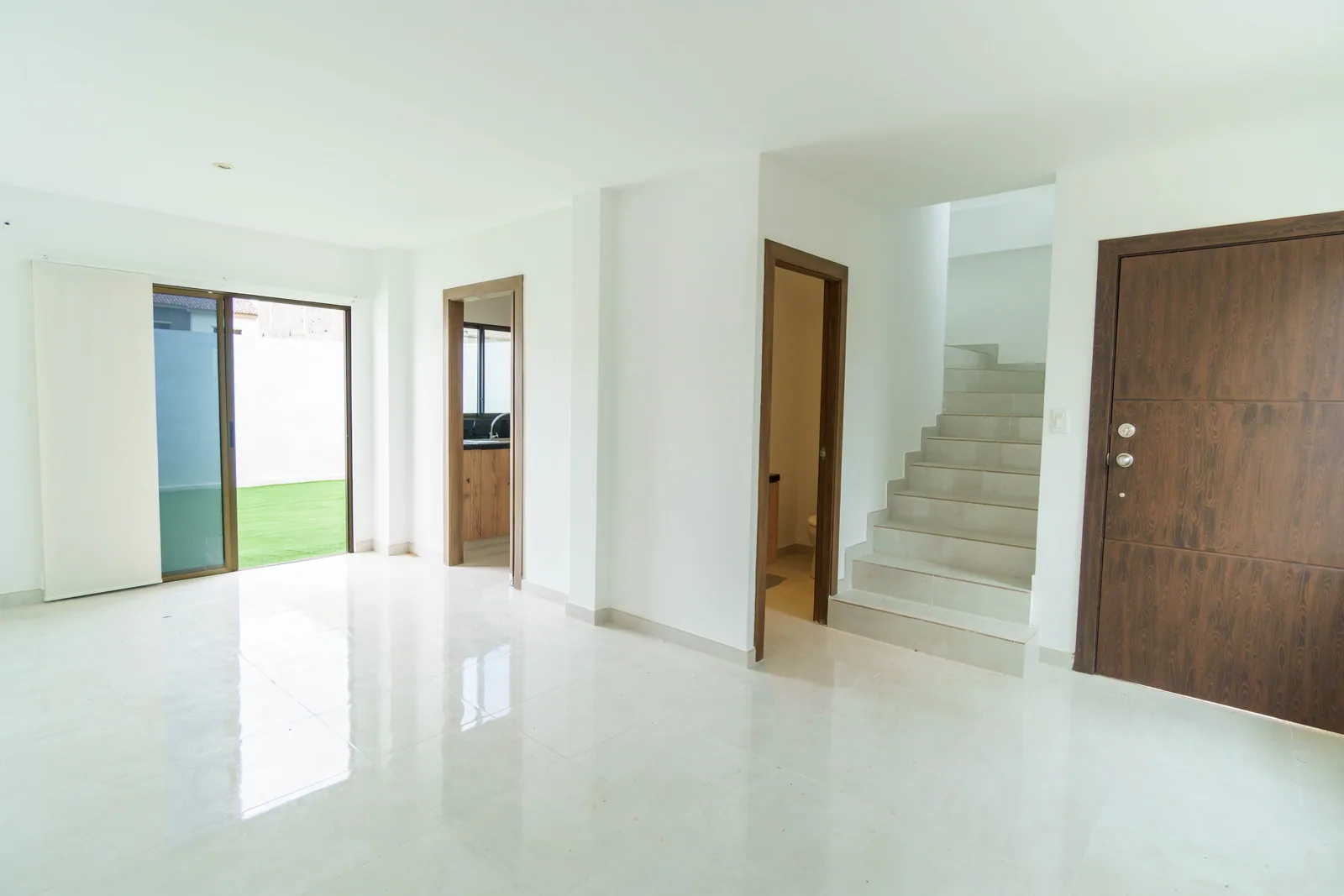 Casa de estreno en alquiler ubicado en Urbanización Costalmar II, Vía a la Costa – Foto 2