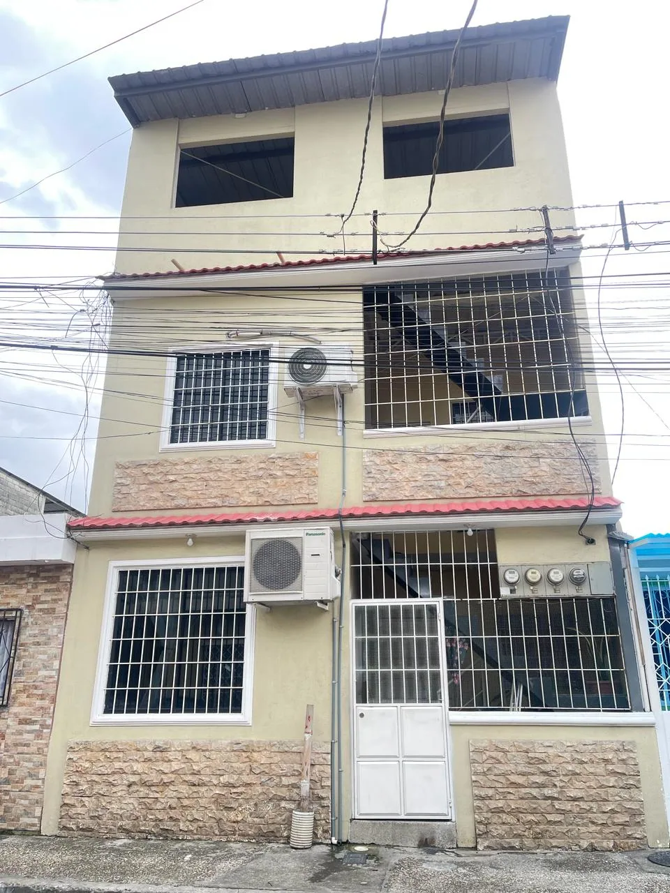 Casa rentera en venta ubicada en Sauces 8, Norte de Guayaquil – Foto 1