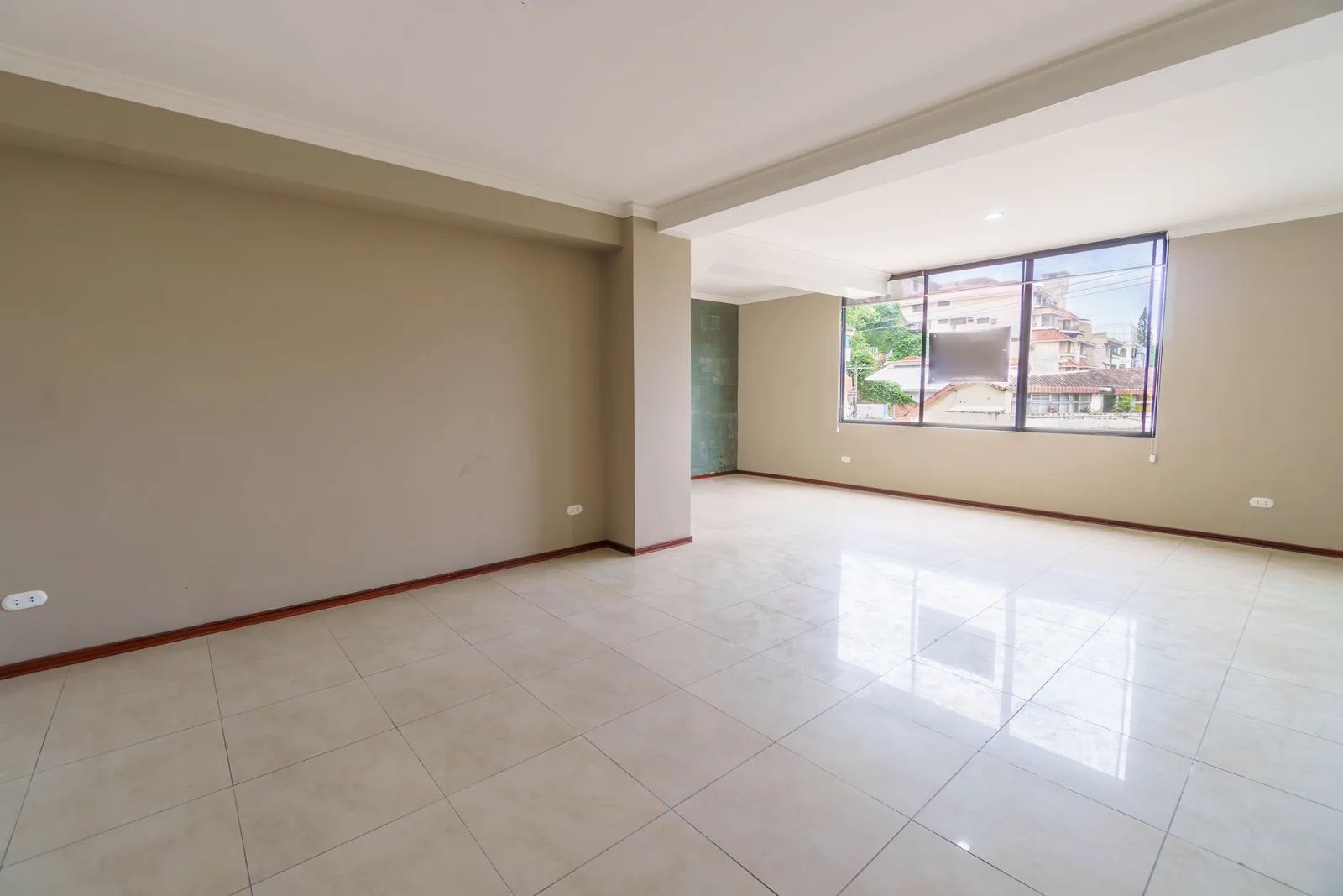 Departamento en alquiler ubicado en Condominio Alexandra, Lomas de Urdesa – Foto 4