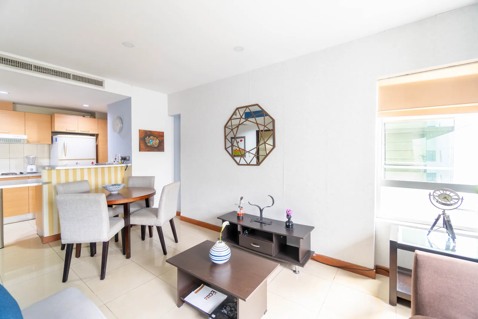 Suite amoblada en venta ubicada en Torres del Sol, Norte de Guayaquil – Foto 2