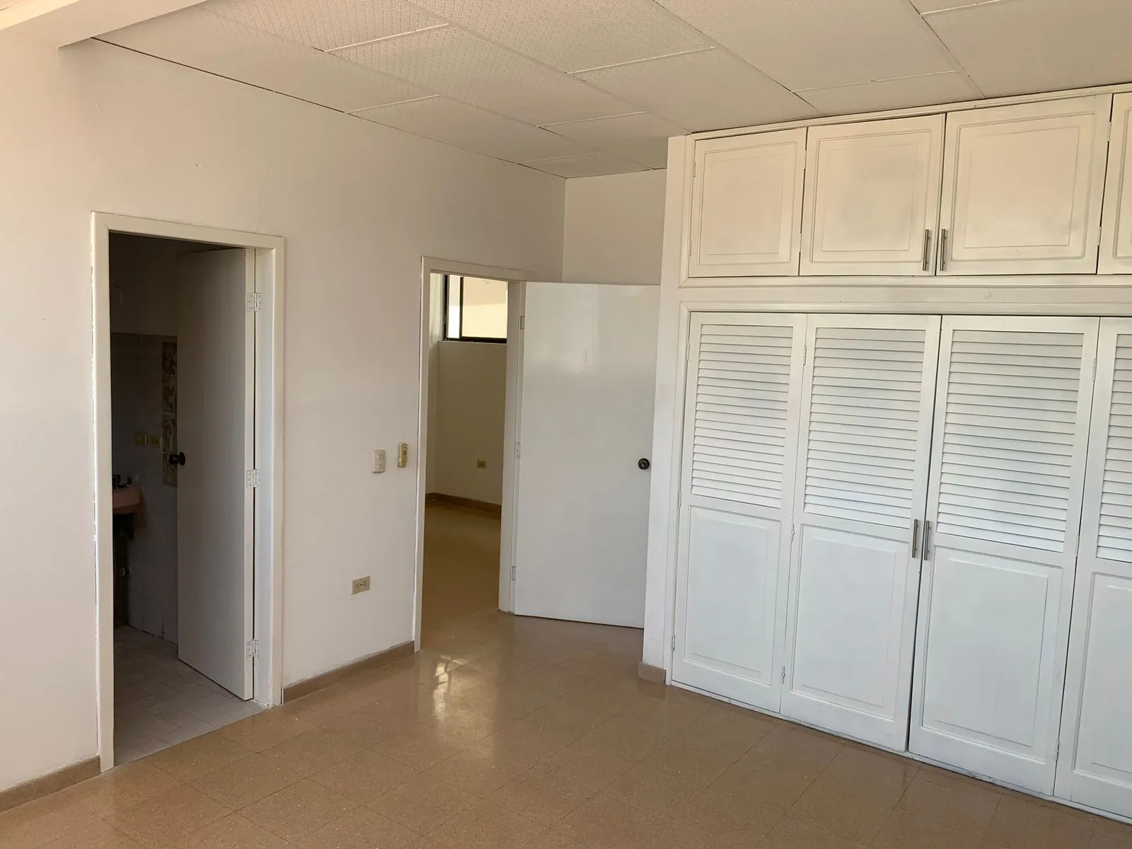 Casa rentera en venta ubicada en la Urbanización Puerto Azul, Vía a la Costa – Foto 4