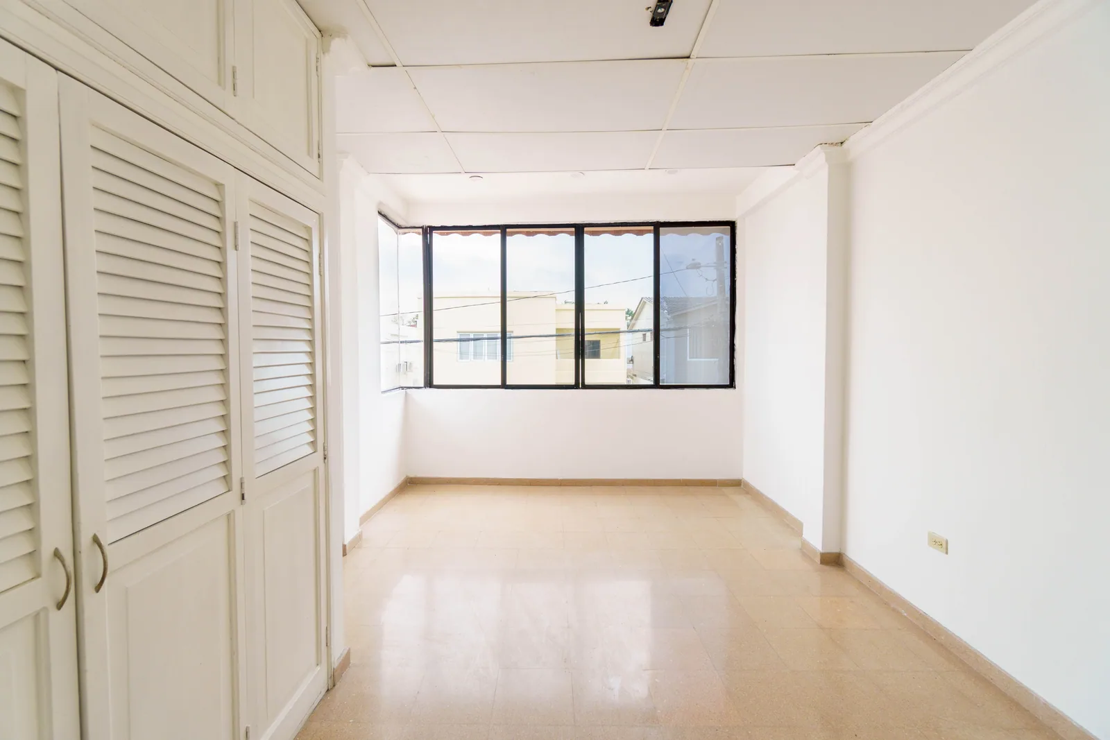 Departamento en venta ubicada en la Urbanización Puerto Azul, Vía a la Costa – Foto 2