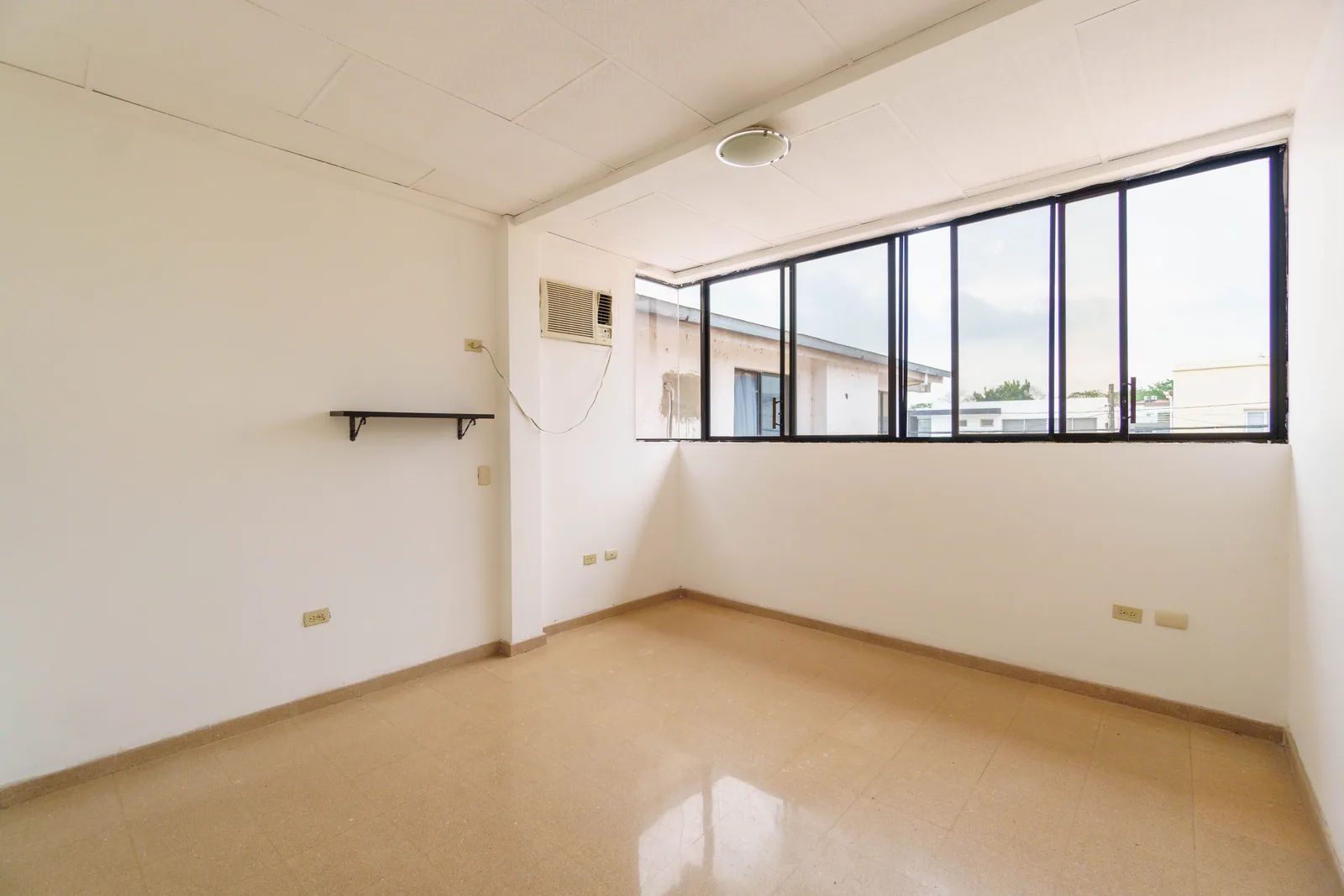 Departamento en venta ubicada en la Urbanización Puerto Azul, Vía a la Costa – Foto 3