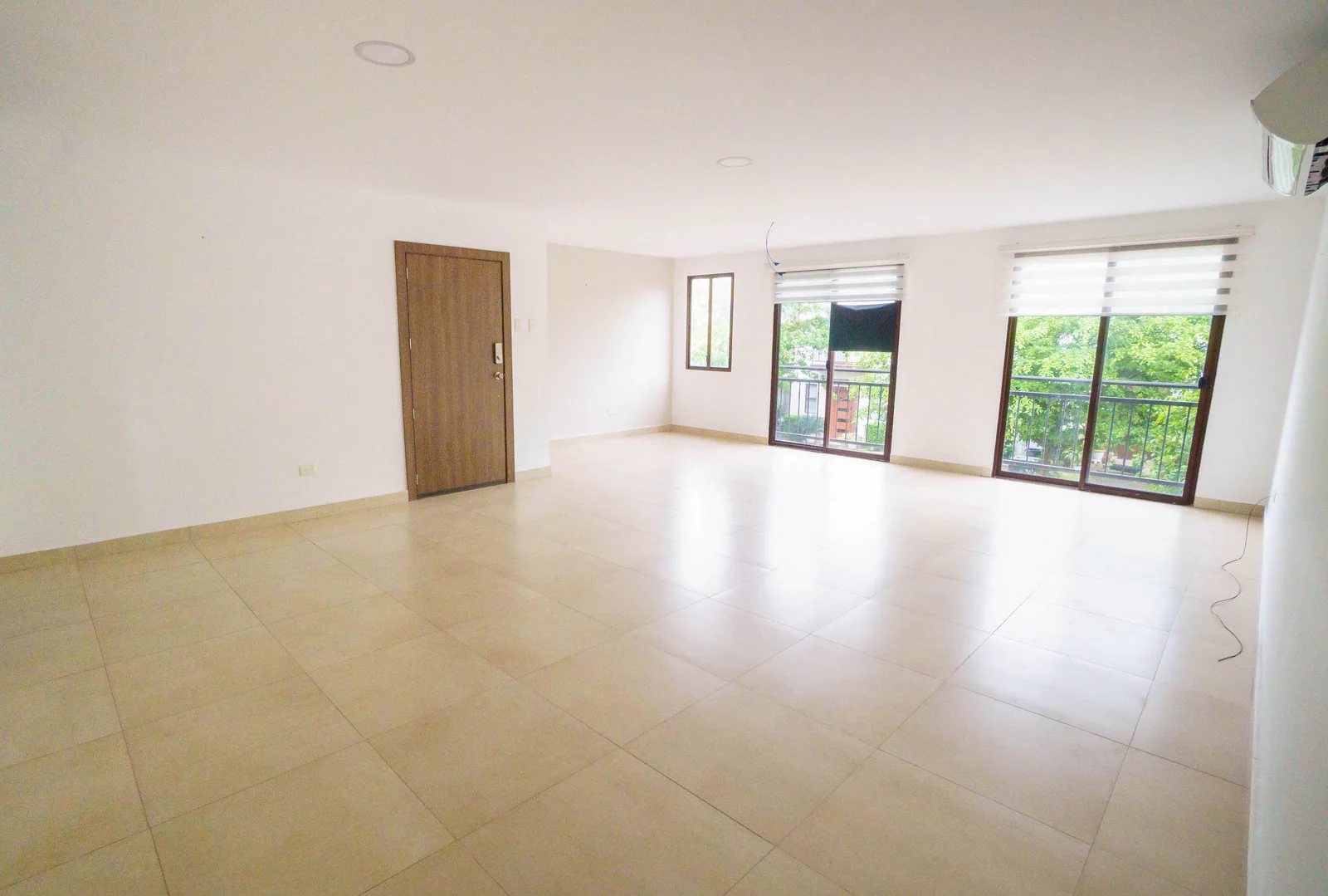 Departamento con ascensor en alquiler ubicado en Villas del Bosque, Vía a la Costa – Foto 1