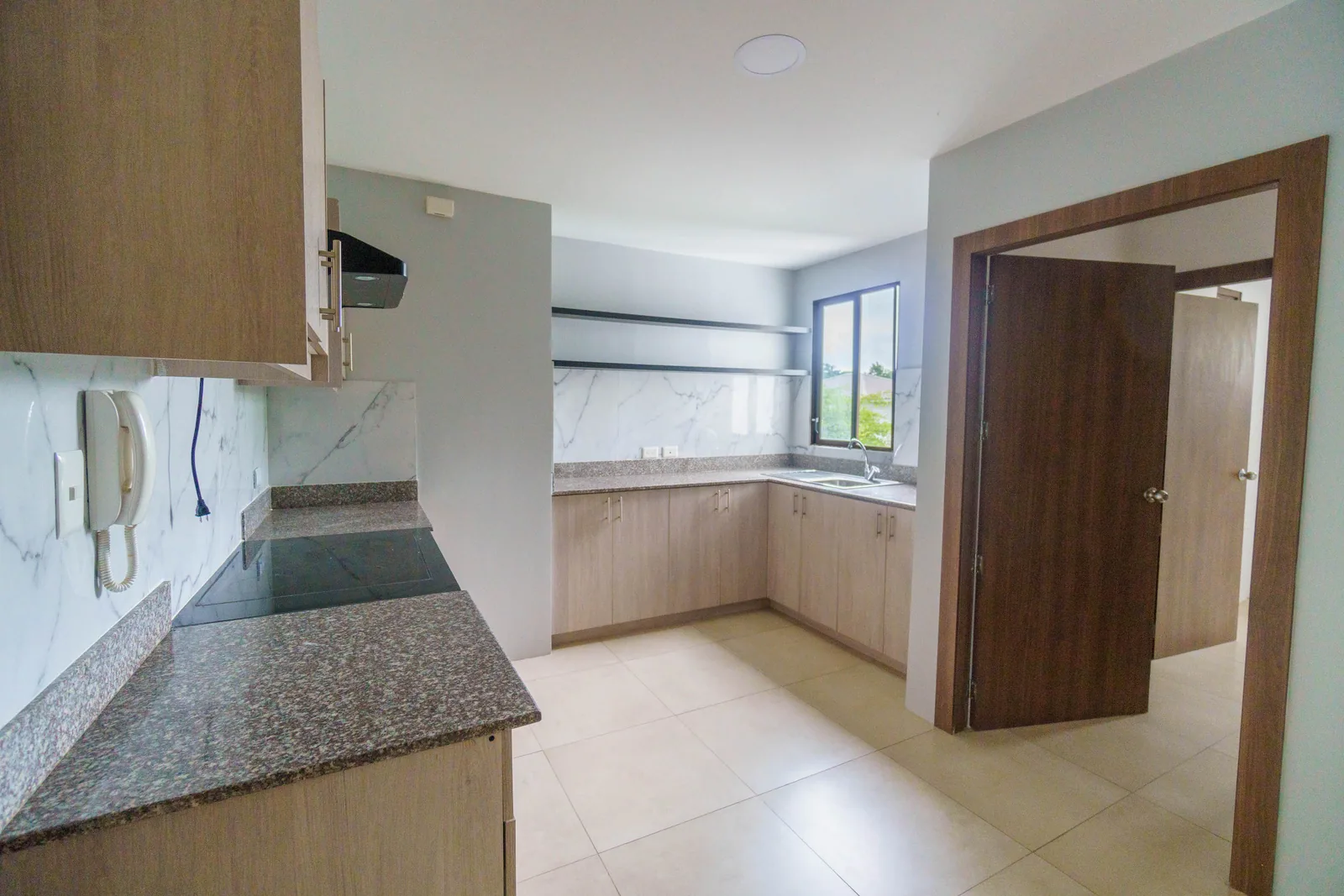 Departamento con ascensor en alquiler ubicado en Villas del Bosque, Vía a la Costa – Foto 5