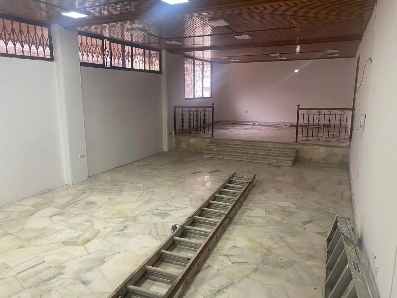 Local comercial, oficina en alquiler ubicado en Kennedy Norte – Foto 2
