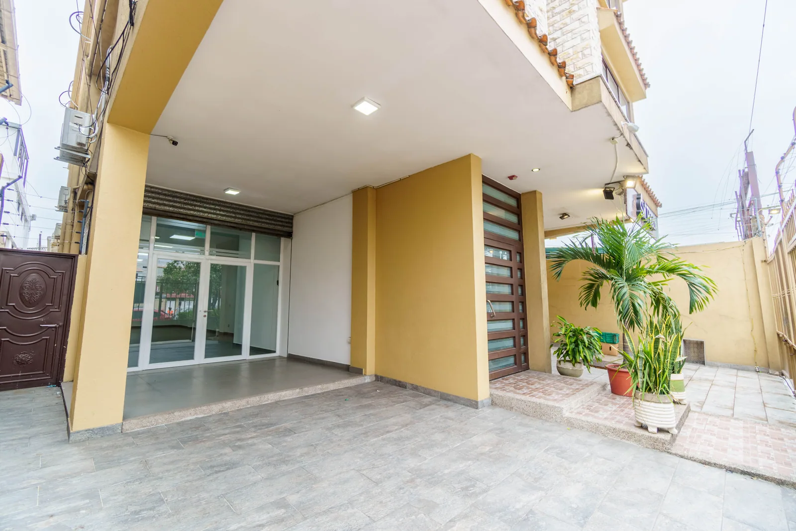 Local Comercial en alquiler ubicado en La Garzota, Norte de Guayaquil