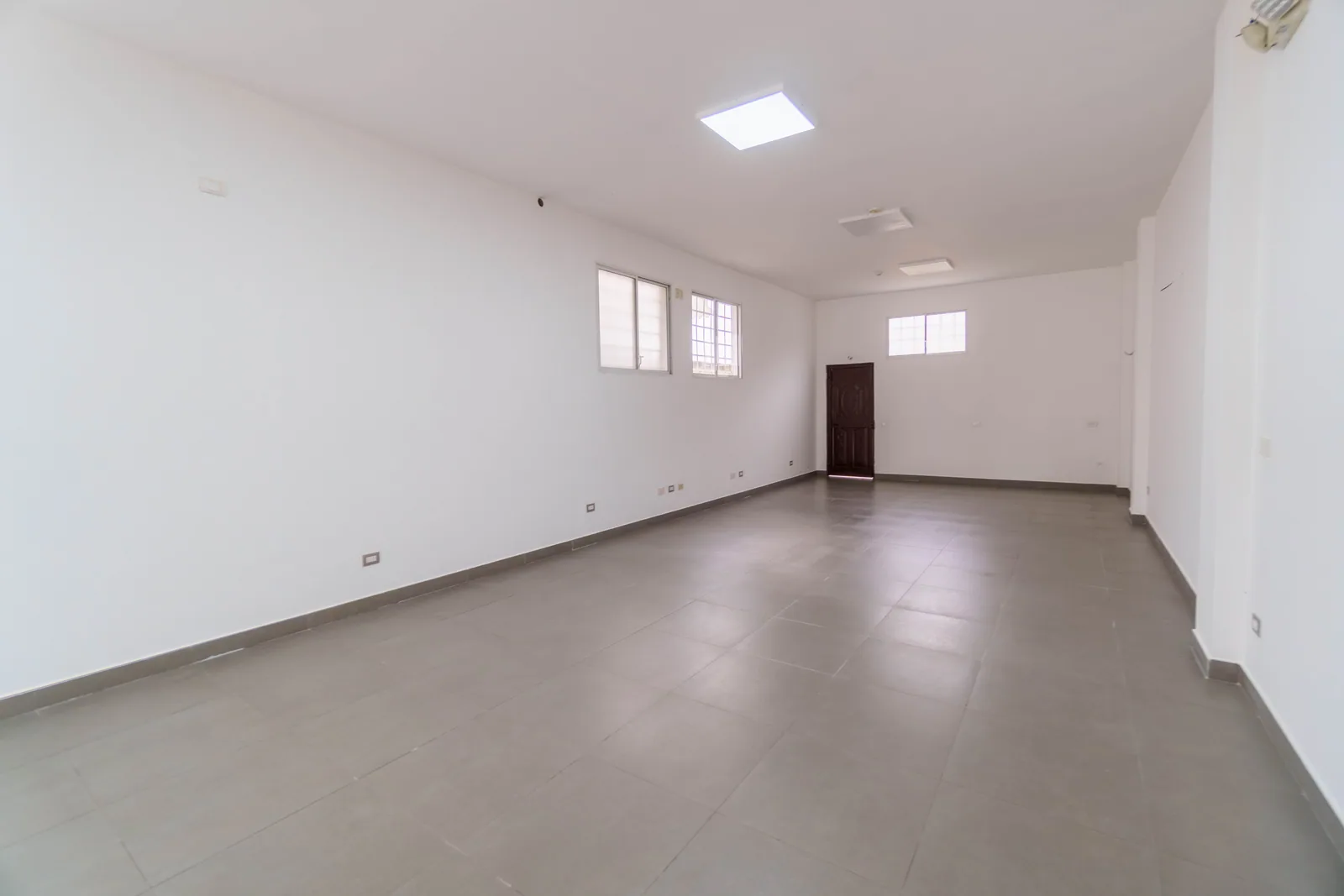 Local Comercial en alquiler ubicado en La Garzota, Norte de Guayaquil – Foto 3