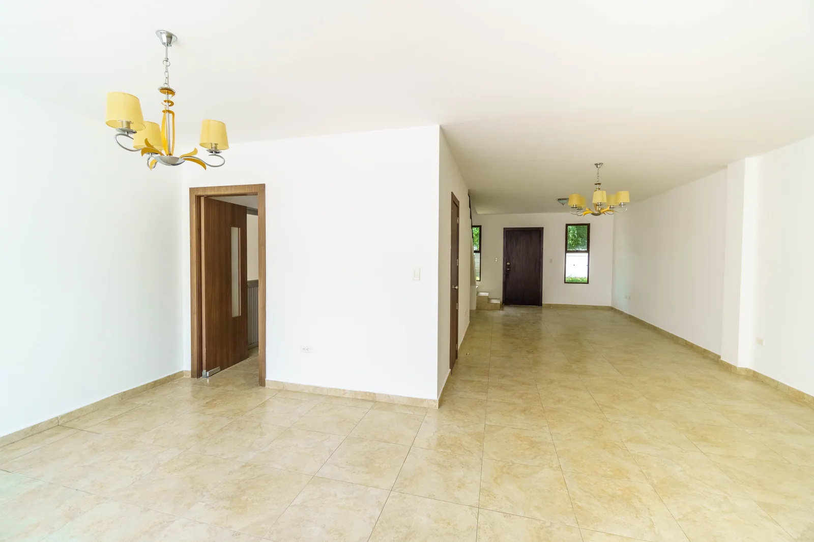 Casa en alquiler ubicado en Urbanización Villas del Bosque, vía a la costa – Foto 1