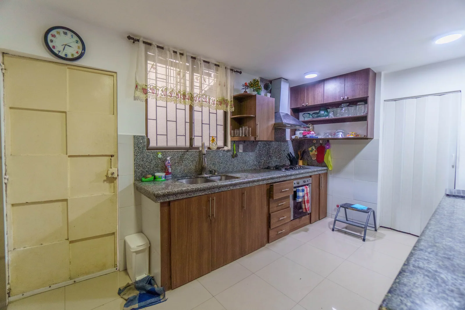 Departamento planta baja en venta ubicado en Lomas de Urdesa, Norte de Guayaquil – Foto 3