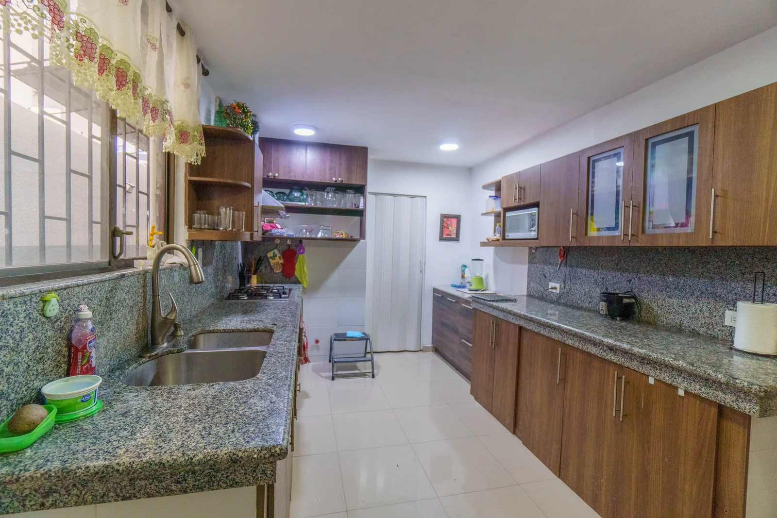 Departamento planta baja en venta ubicado en Lomas de Urdesa, Norte de Guayaquil – Foto 4