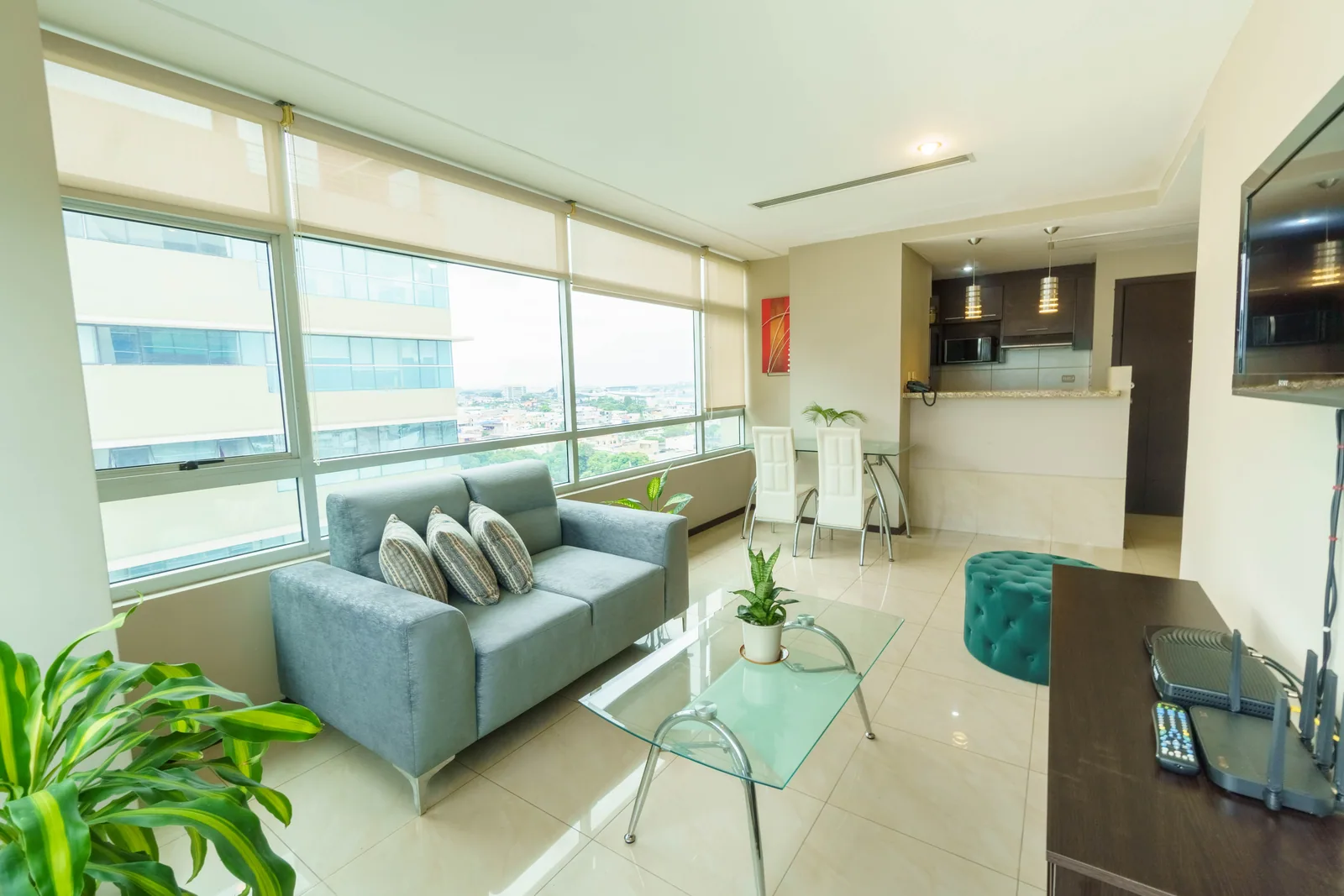 Suite en alquiler ubicado Elite Building, Norte de Guayaquil – Foto 1
