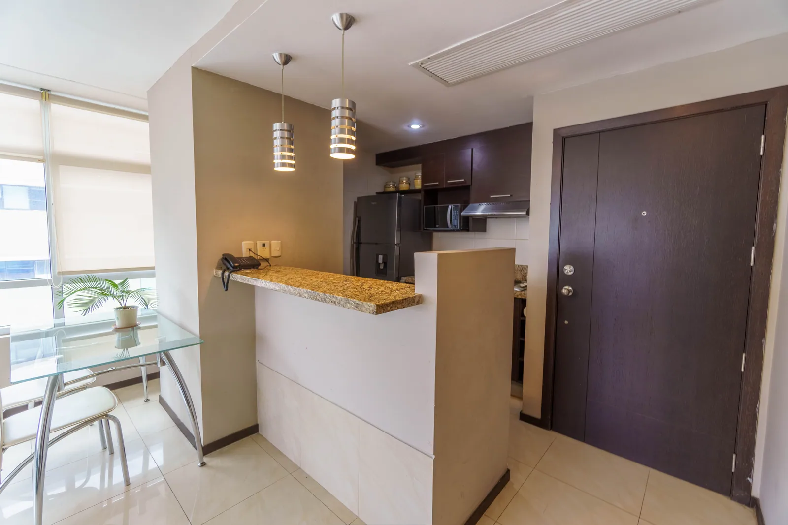 Suite en alquiler ubicado Elite Building, Norte de Guayaquil – Foto 3