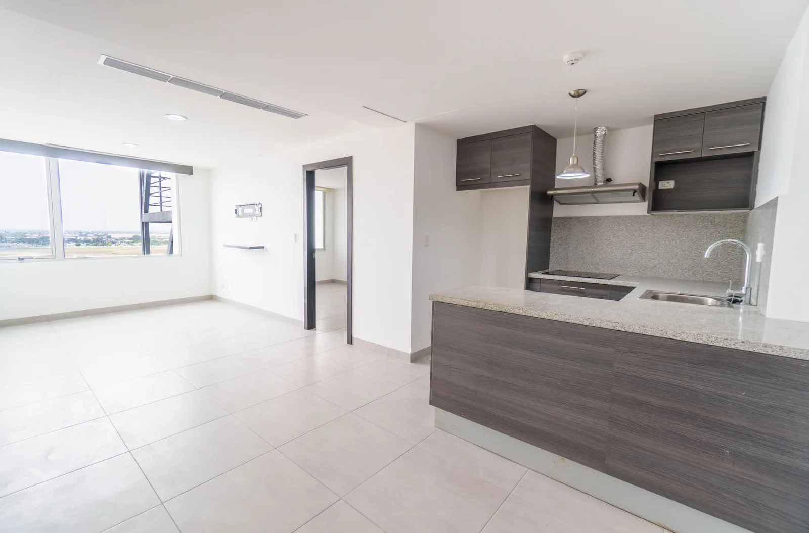 Departamento en alquiler ubicado en Edificio Quo, Norte de Guayaquil – Foto 1