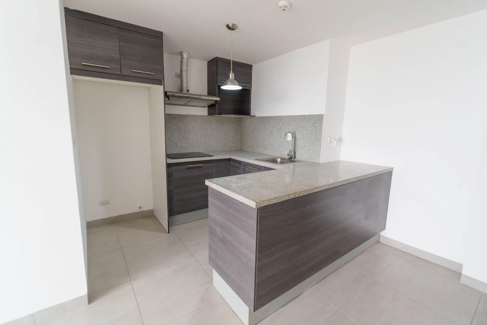 Departamento en alquiler ubicado en Edificio Quo, Norte de Guayaquil – Foto 2