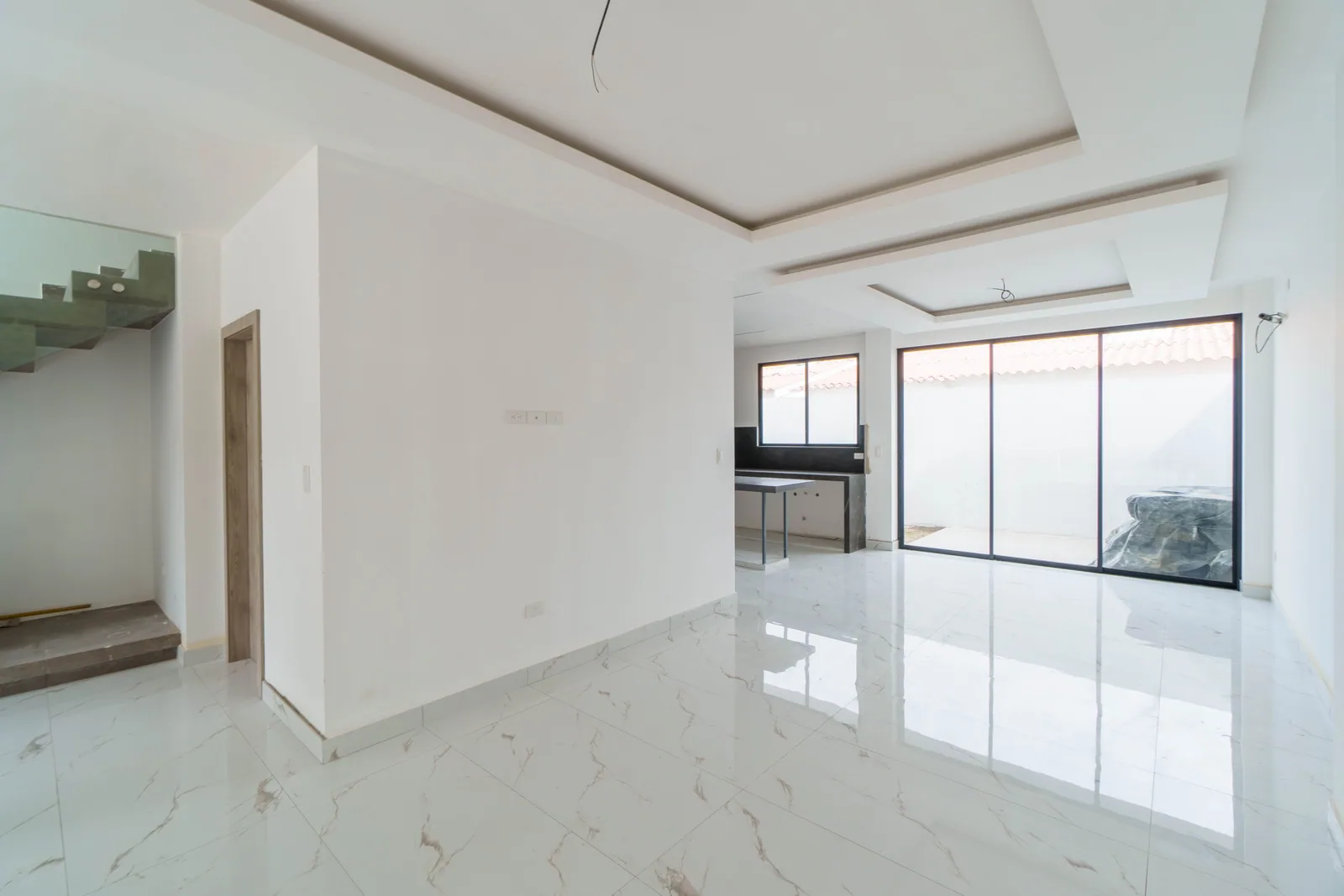 Casa en venta por estrenar ubicada en Urbanización San Antonio, vía Salitre