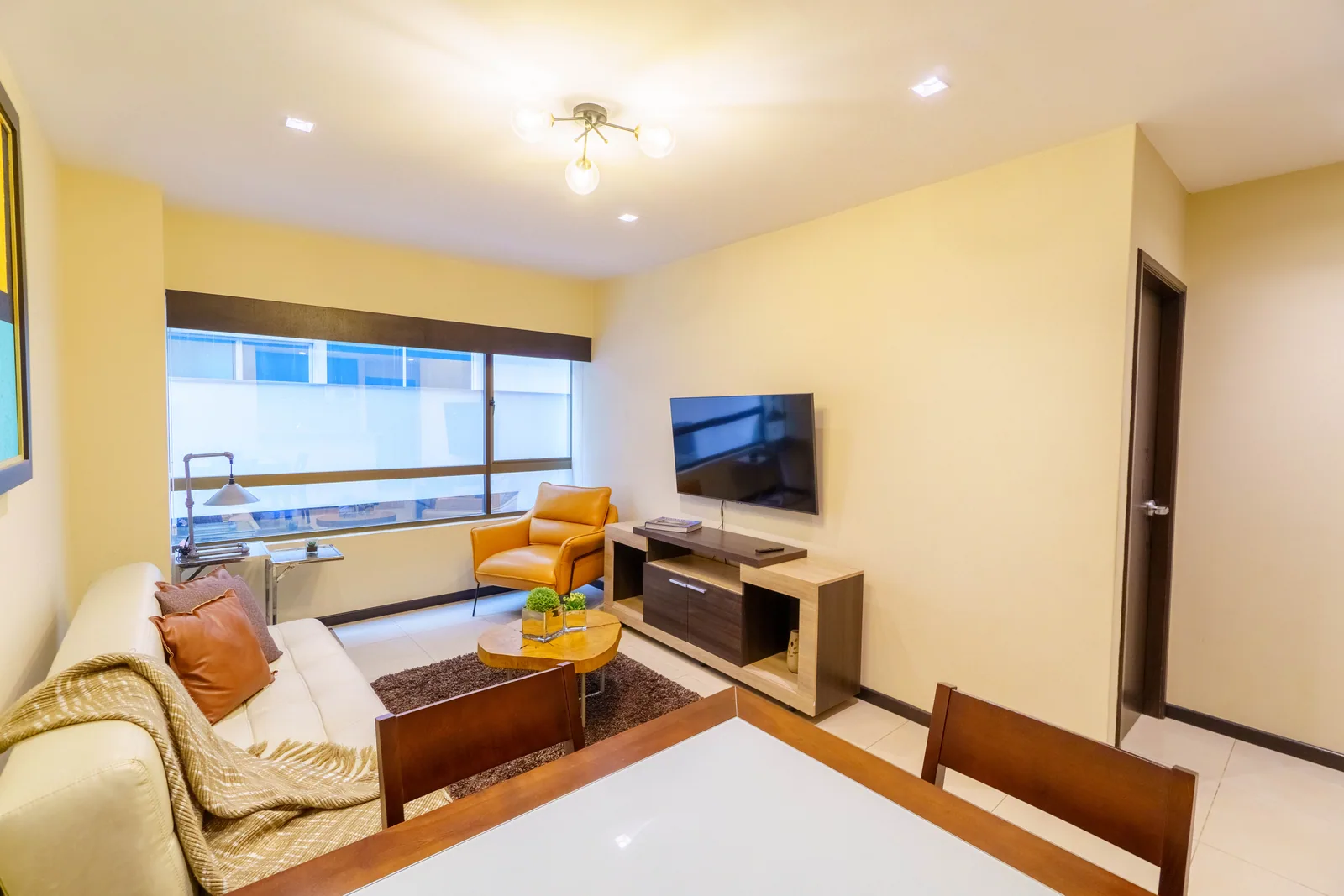 Suite en alquiler ubicado en Torres del Sol II, Norte de Guayaquil. – Foto 3