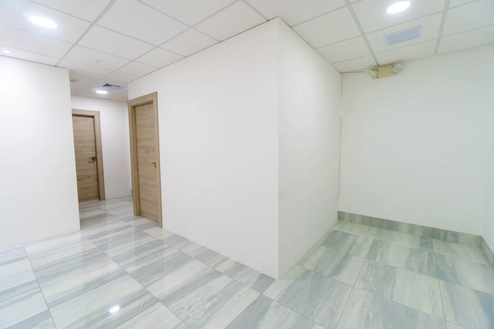 Oficina en alquiler, Edificio Platinum II, Aurora, Av. Febres Cordero, Vía Samborondón - Daule – Foto 2