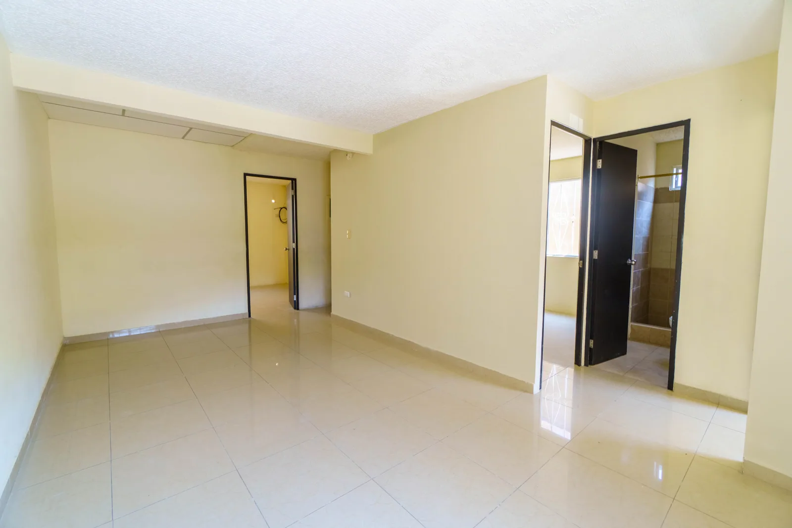 Casa en alquiler ubicada en Villas del Rey Etapa Felipe, Vía Daule – Foto 1