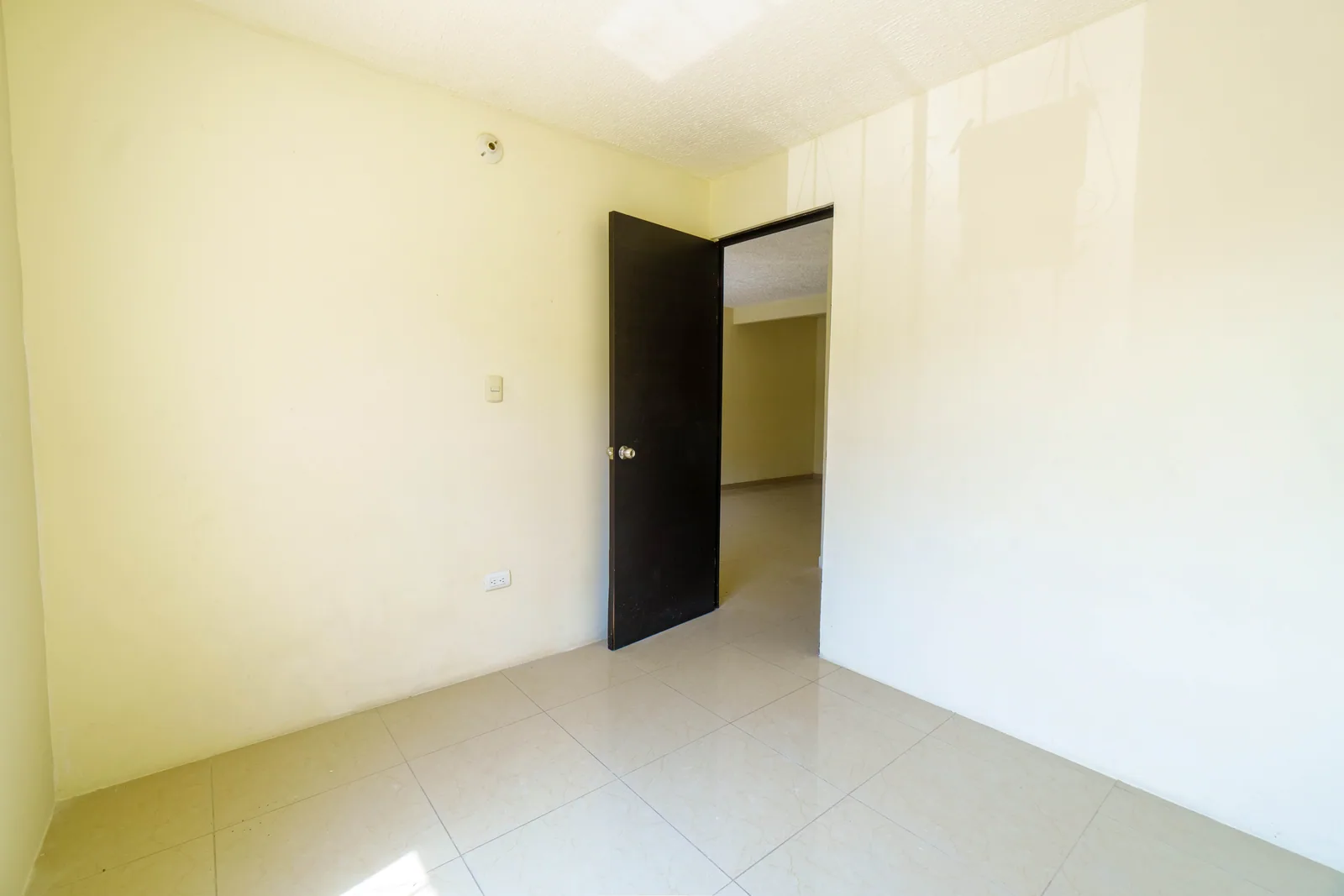 Casa en alquiler ubicada en Villas del Rey Etapa Felipe, Vía Daule – Foto 4