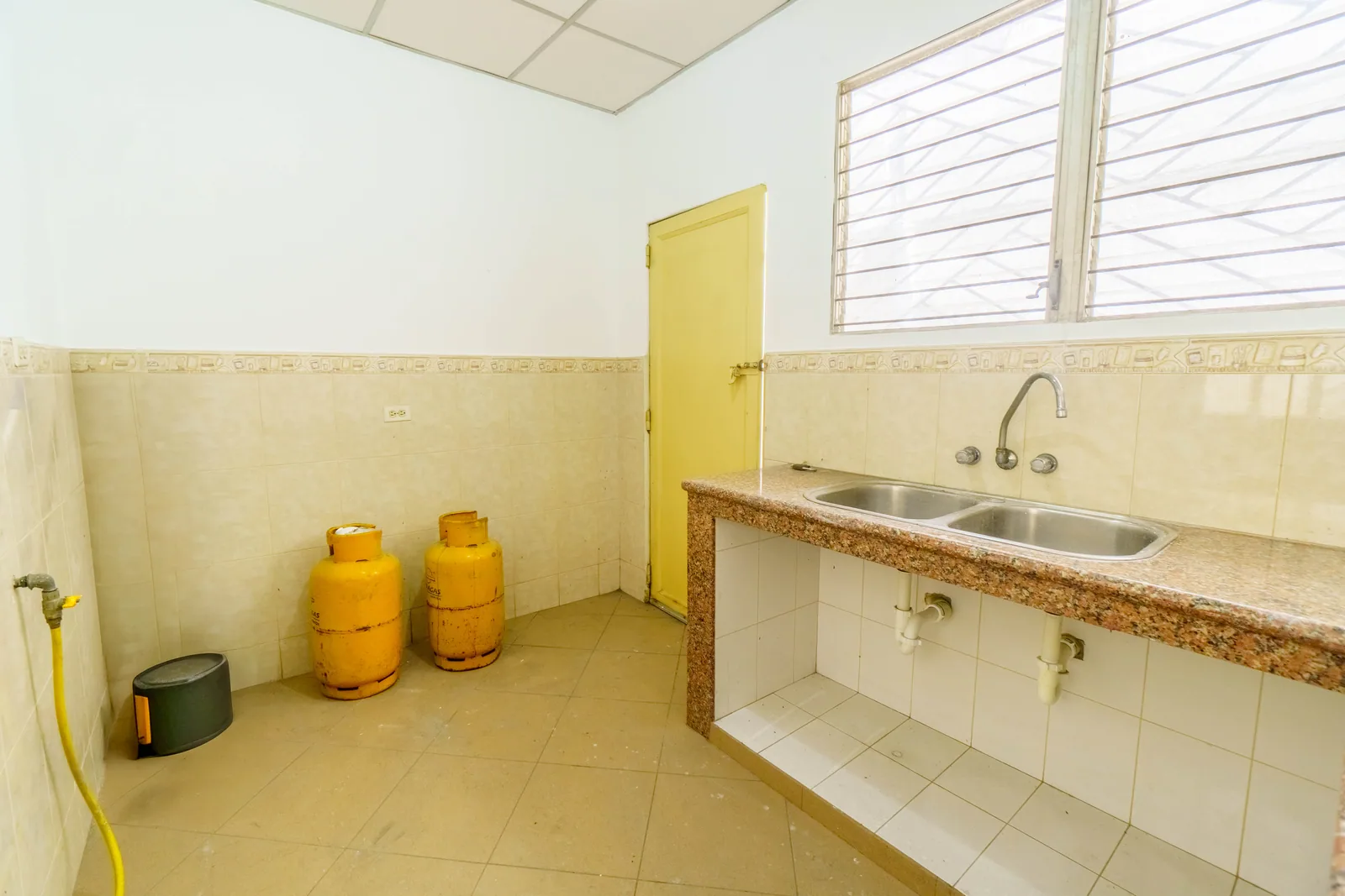 Casa en venta ubicada en Cdla. Ferroviaria, Guayaquil – Foto 4