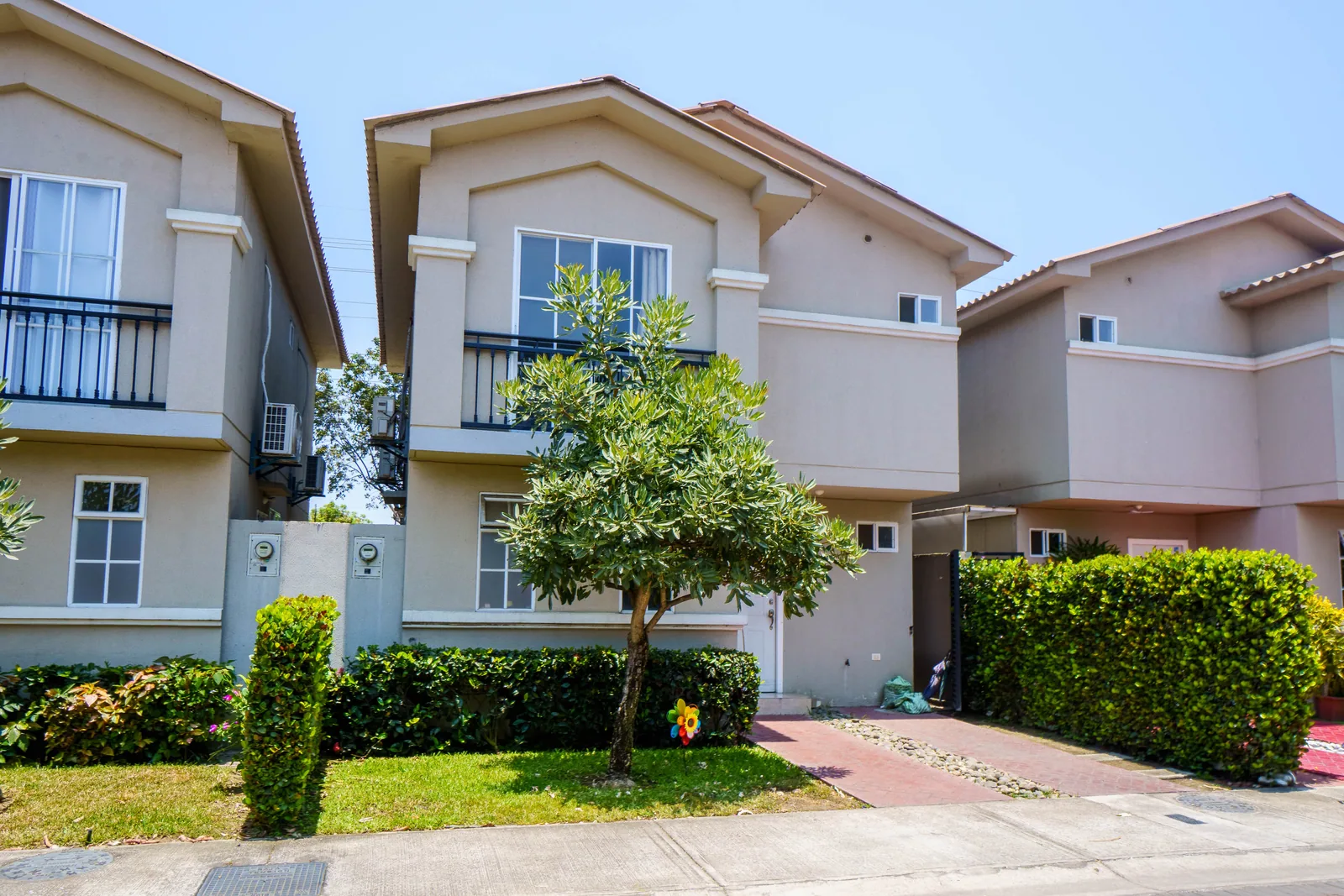 Casa en venta, Casa Laguna, etapa Paradisa, AURORA, Av. Febres Cordero