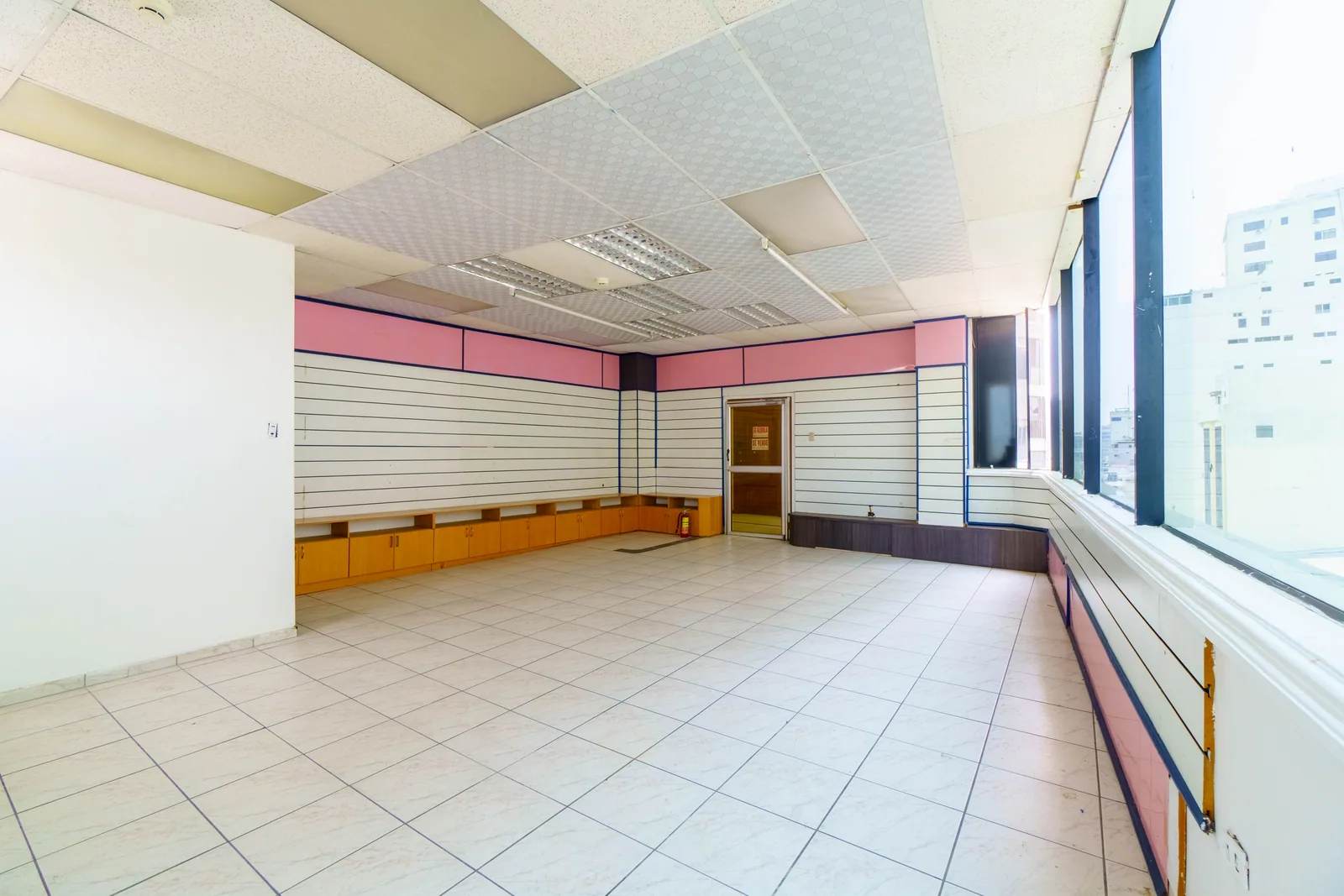 Oficina comercial en alquiler ubicado en Cc. El Dorado, Centro de Guayaquil – Foto 2