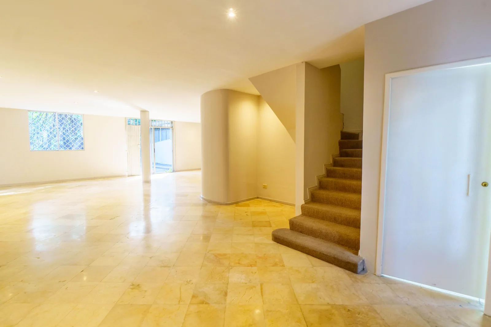 Casa en venta ubicada en conjunto cerrado en Urdesa, Norte de Guayaquil – Foto 1