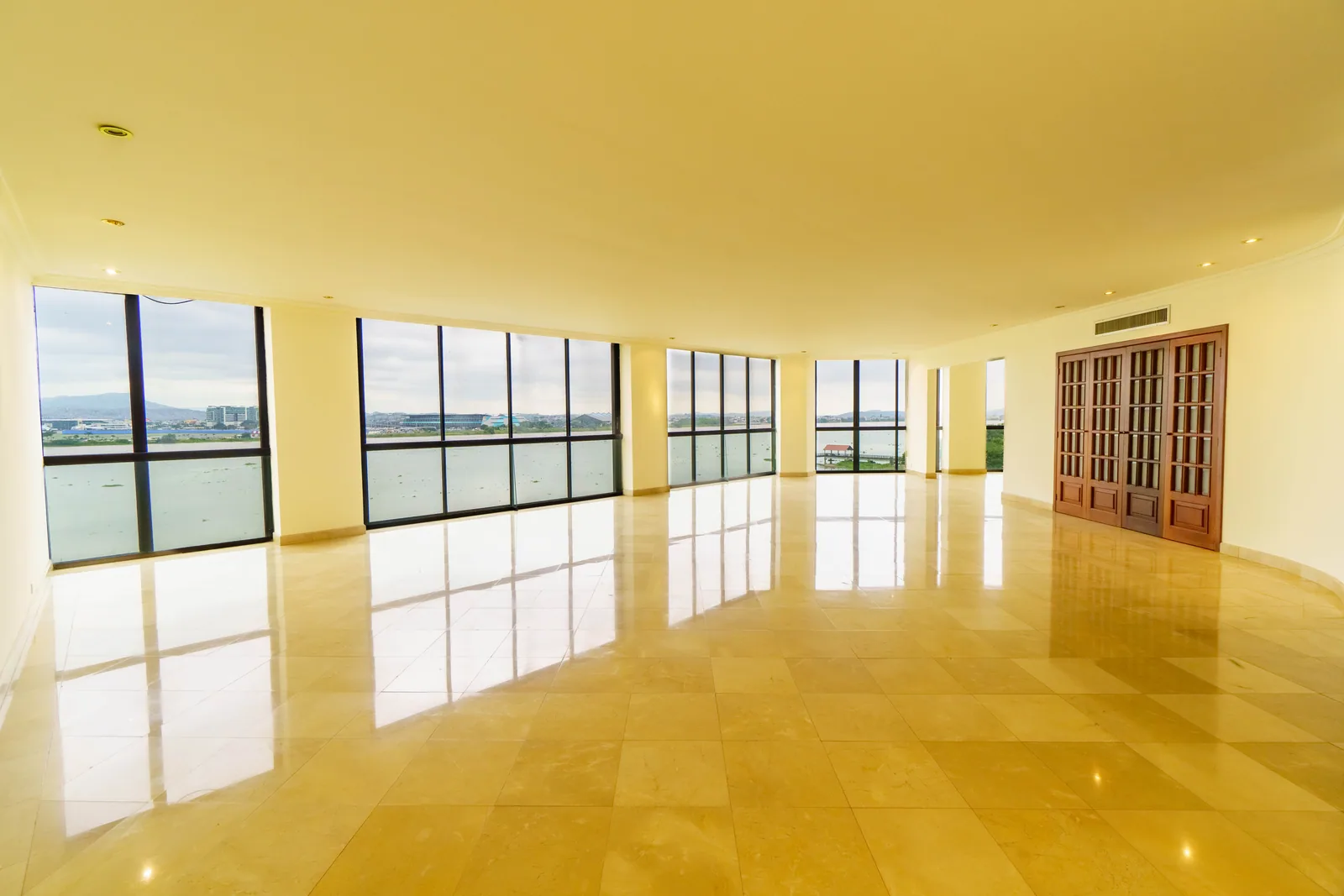 Departamento en venta ubicado en Edificio River Walk, Samborondón – Foto 1