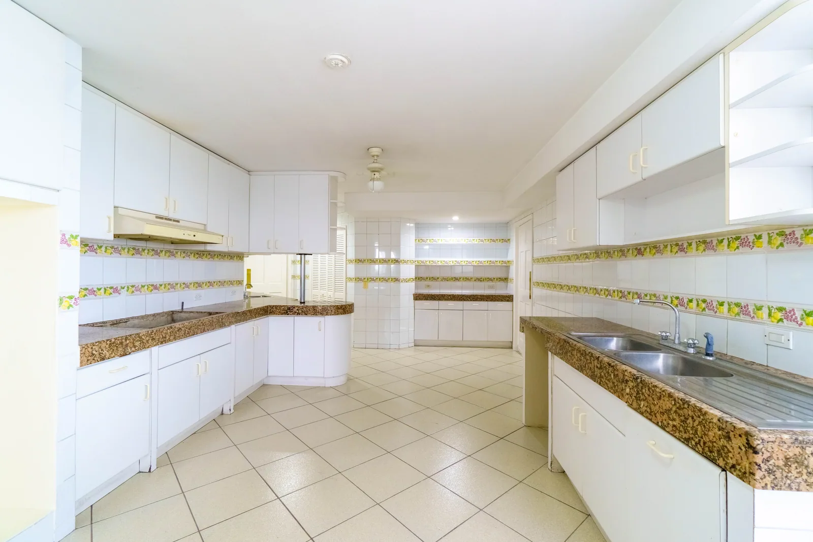 Departamento en venta ubicado en Edificio River Walk, Samborondón – Foto 2