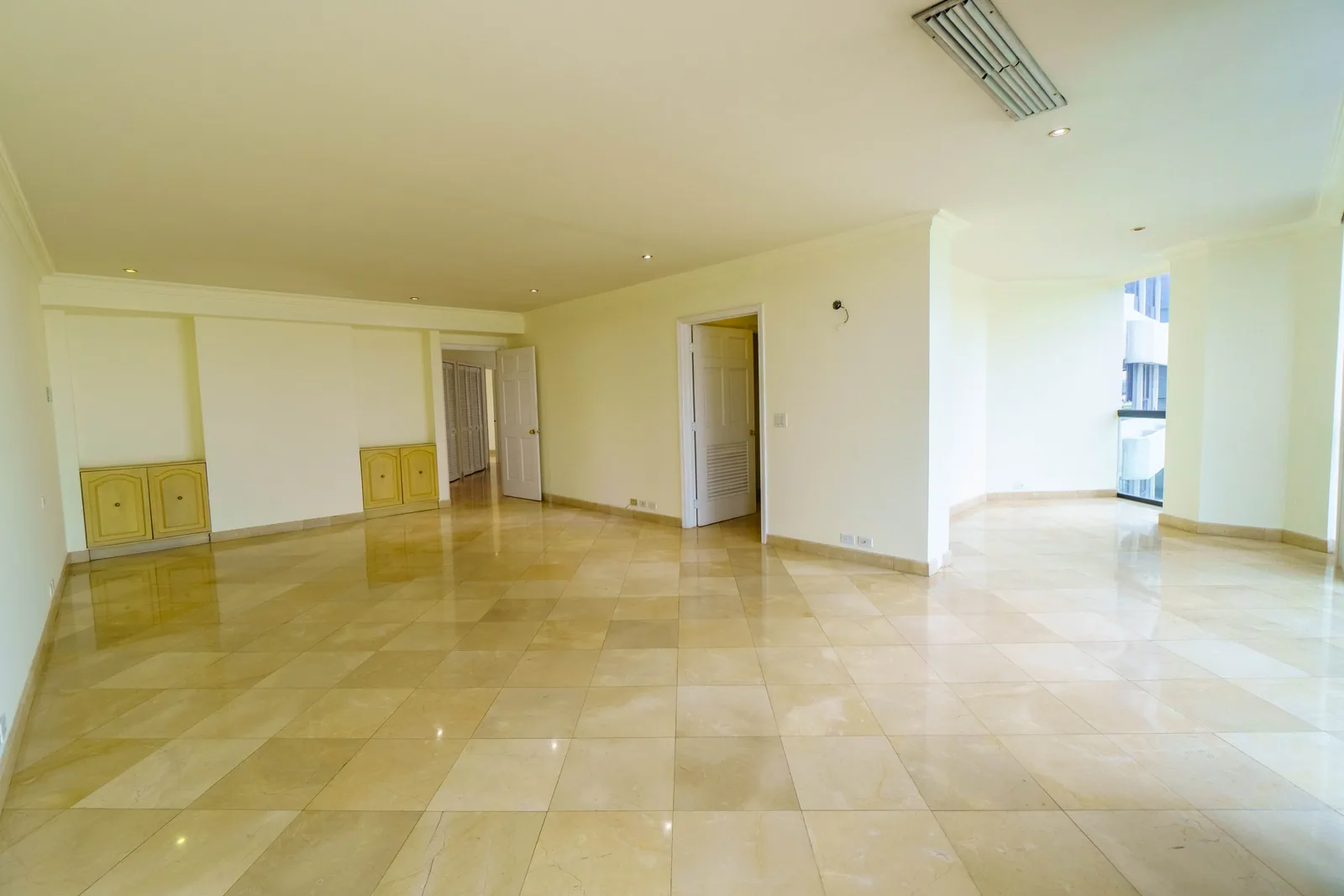 Departamento en venta ubicado en Edificio River Walk, Samborondón – Foto 3