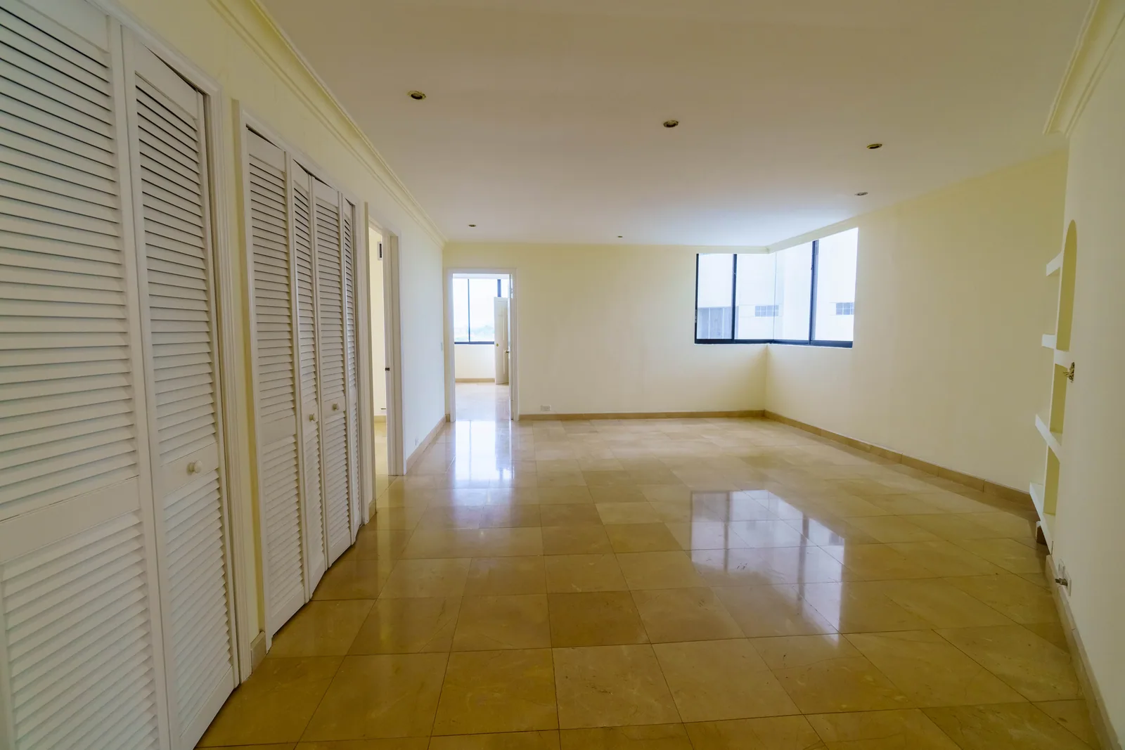 Departamento en venta ubicado en Edificio River Walk, Samborondón – Foto 4