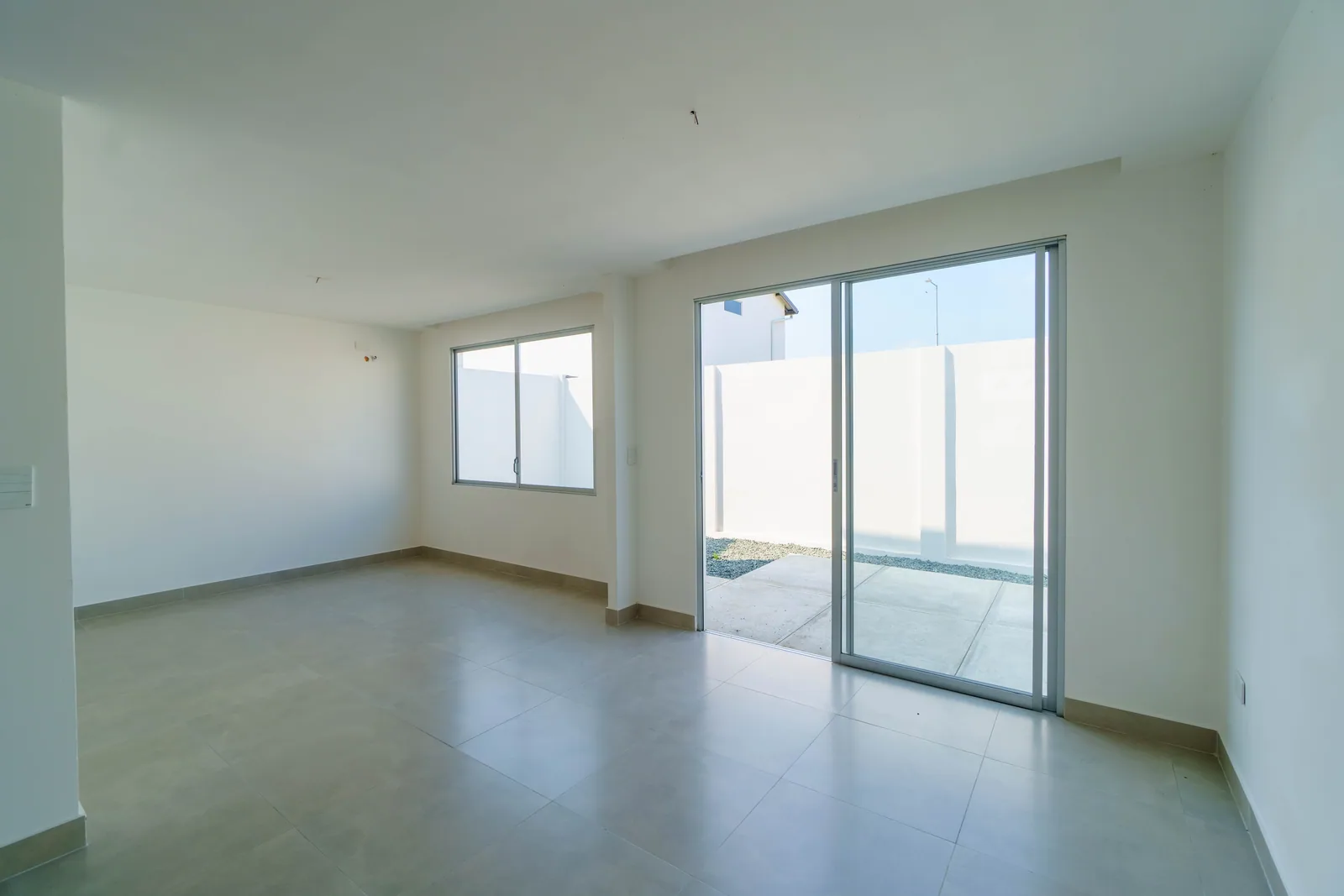 Casa en venta por estrenar con excelentes acabados en Urbanizacion Amalfi, Km 5.5 Vía la Aurora Salitre – Foto 5