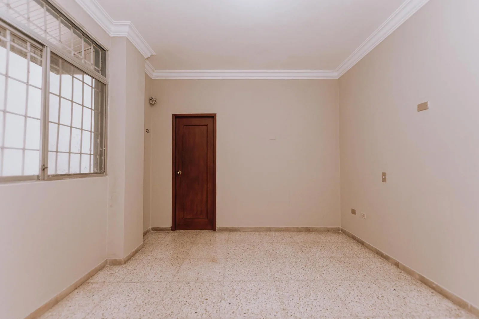 Departamento en alquiler ubicado en Los Alamos, norte de Guayaquil – Foto 2