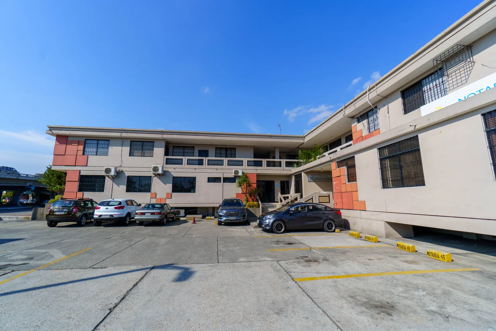 Oficina en venta, Av Las Américas, Edificio de Oficinas El Bucanero
