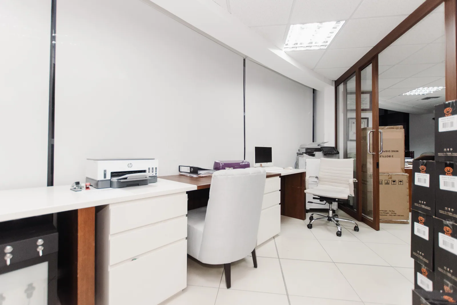 Oficina en venta Edificio Emporium, Pto. Santa Ana, centro de Guayaquil – Foto 3