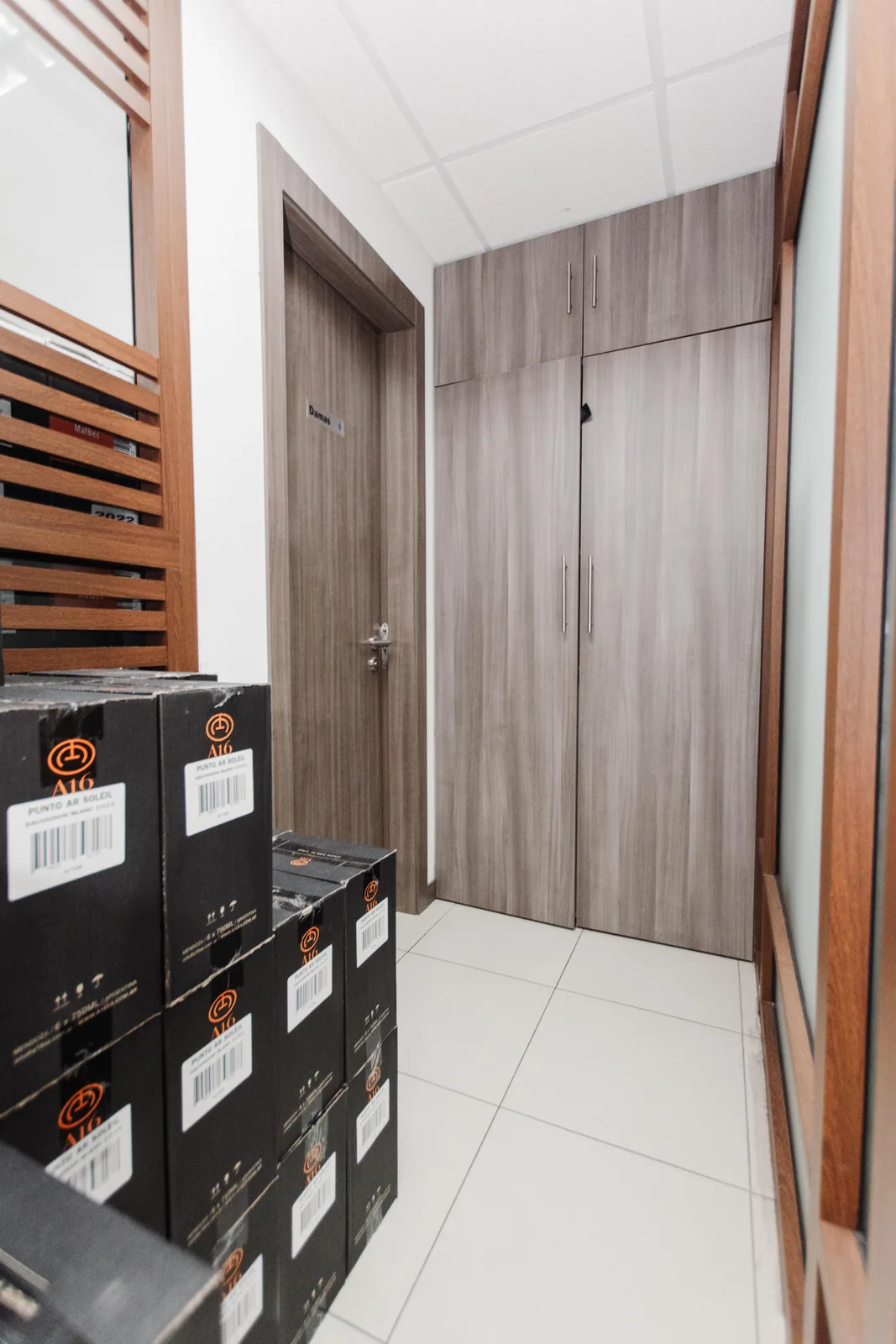 Oficina en venta Edificio Emporium, Pto. Santa Ana, centro de Guayaquil – Foto 4