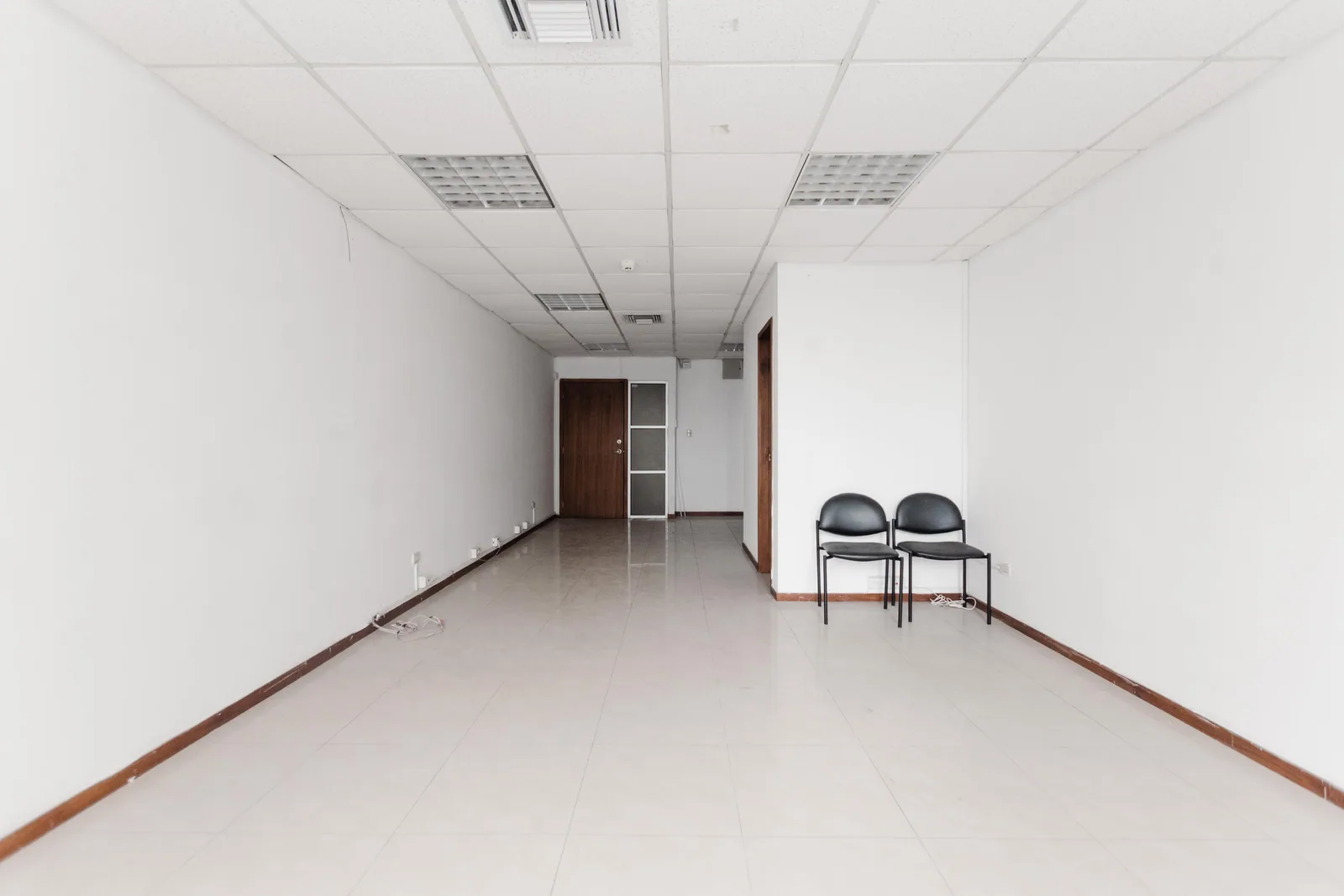 Oficina en venta Trade Building, Ciudad del Sol, Cdla. Simon Bolivar – Foto 5