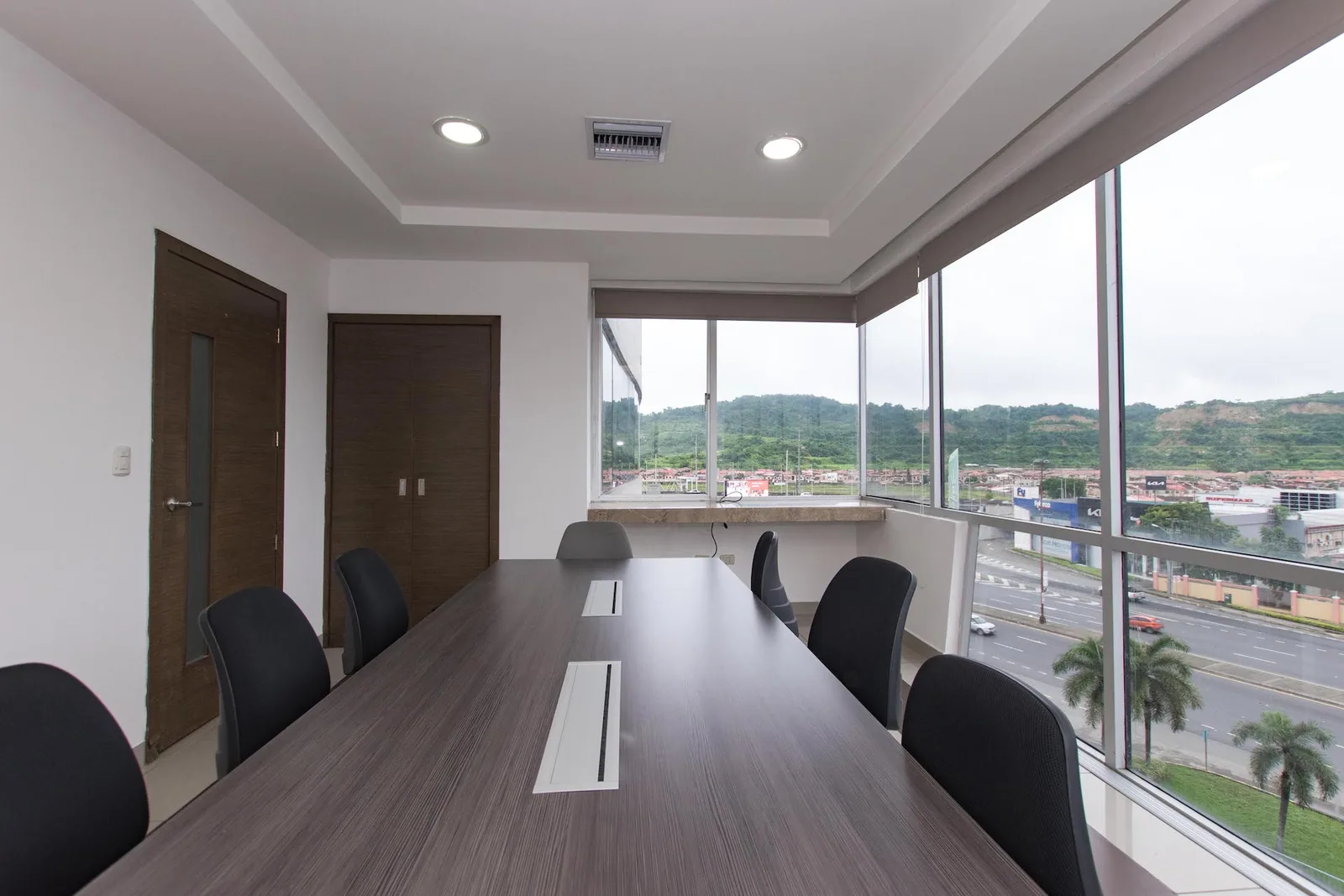 Oficina en venta en Centro Empresarial River Plaza, av. Leon Febres Cordero, vía Aurora – Foto 5