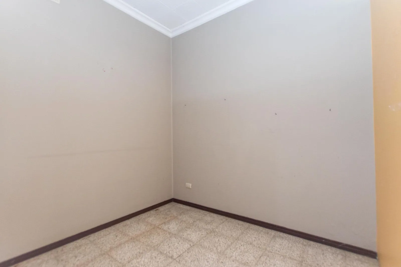 Propiedad comercial, oficinas, consultorios, Urdesa Central, calle Circunvalacion sur y costanera – Foto 3