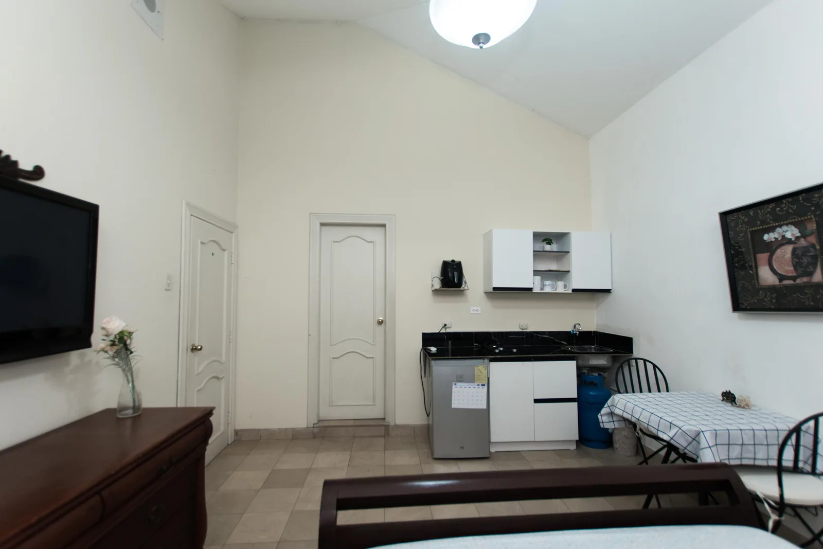 Suite en alquiler amoblada en Urb. Rio Guayas Club, norte de Guayaquil – Foto 5