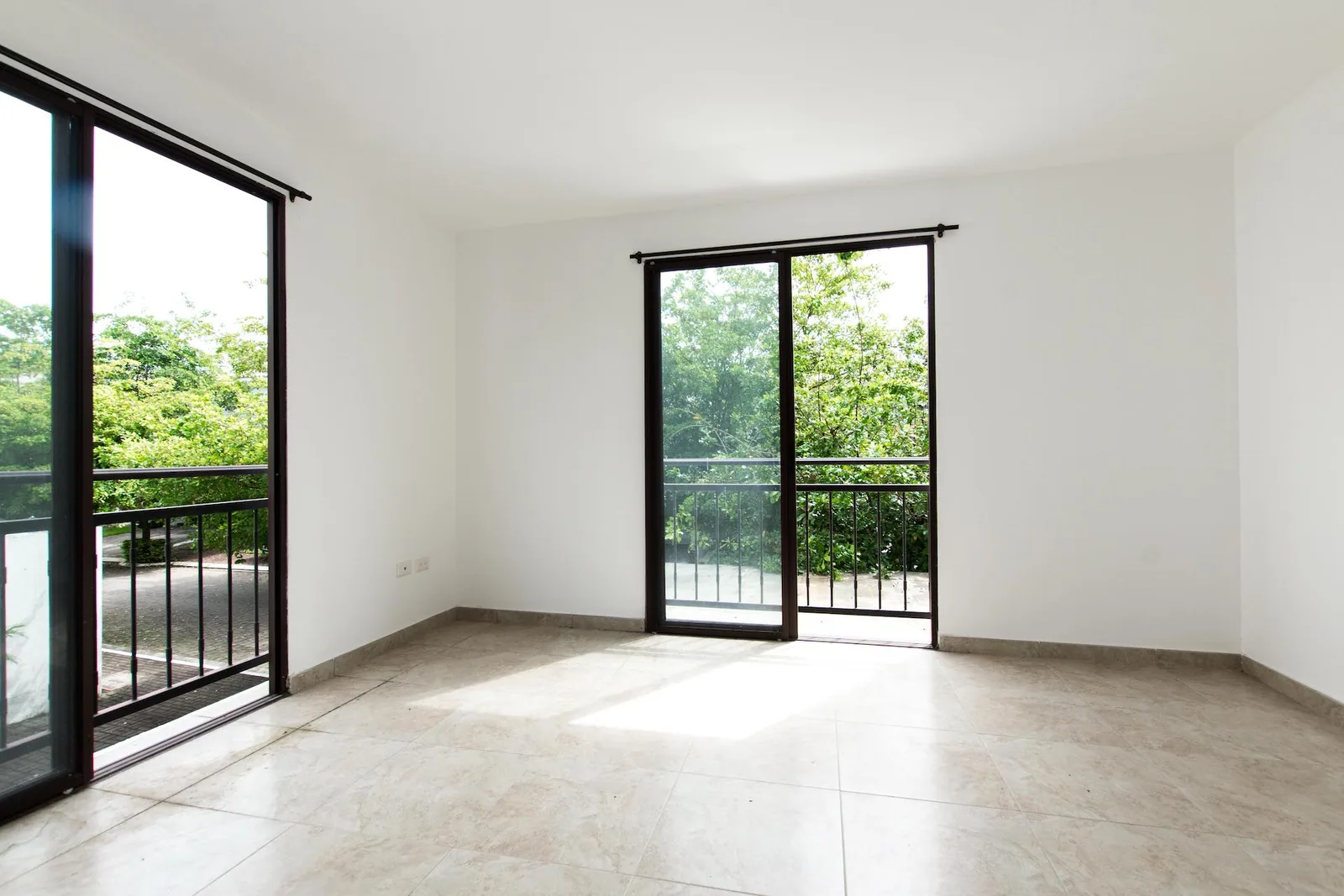 Departamento en alquiler ubicado en Villas del Bosque, vía a la Costa – Foto 1